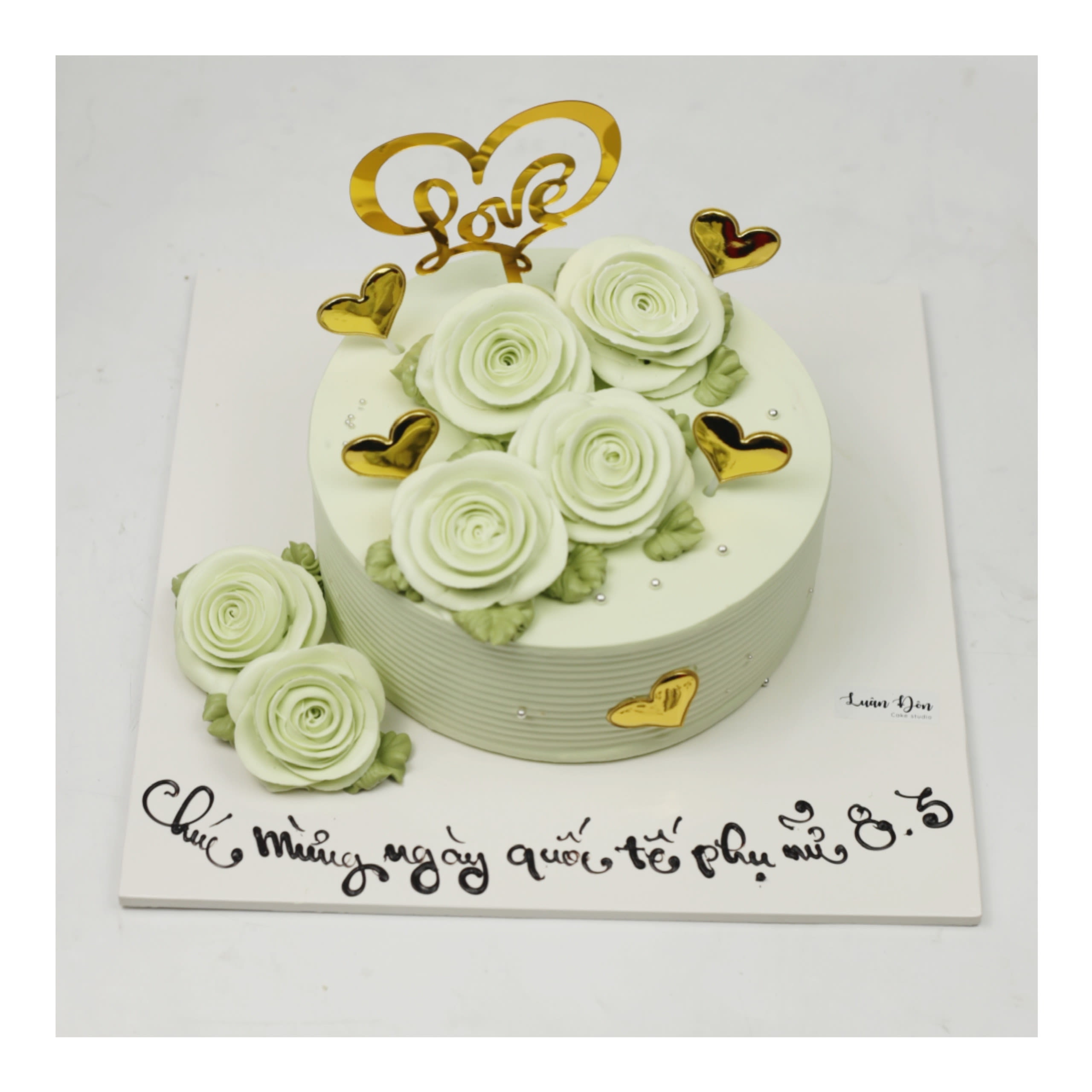Bánh kem hoa hồng xanh pastel nhẹ nhàng tinh tế