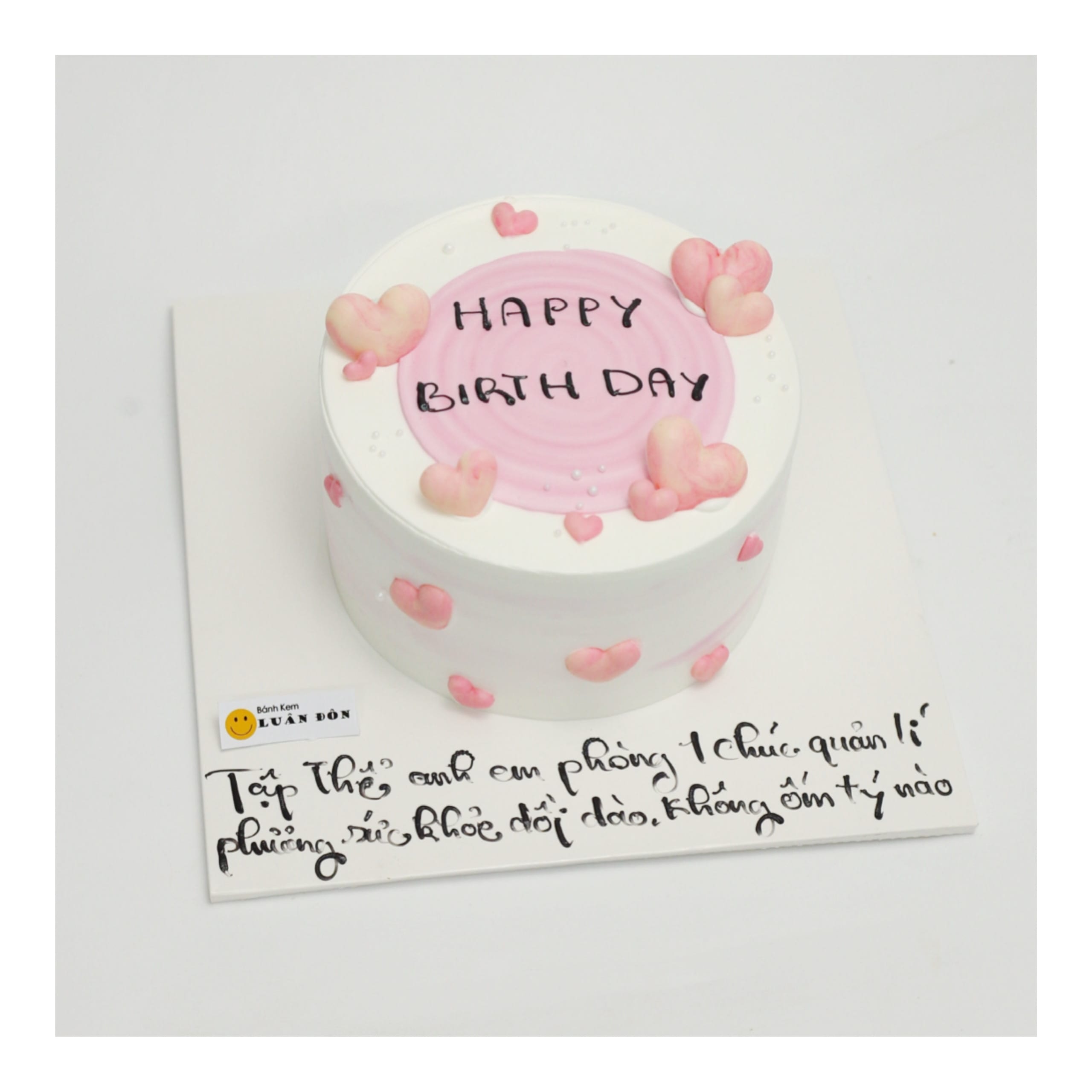 Bánh kem hồng pastel họa tiết trái tim
