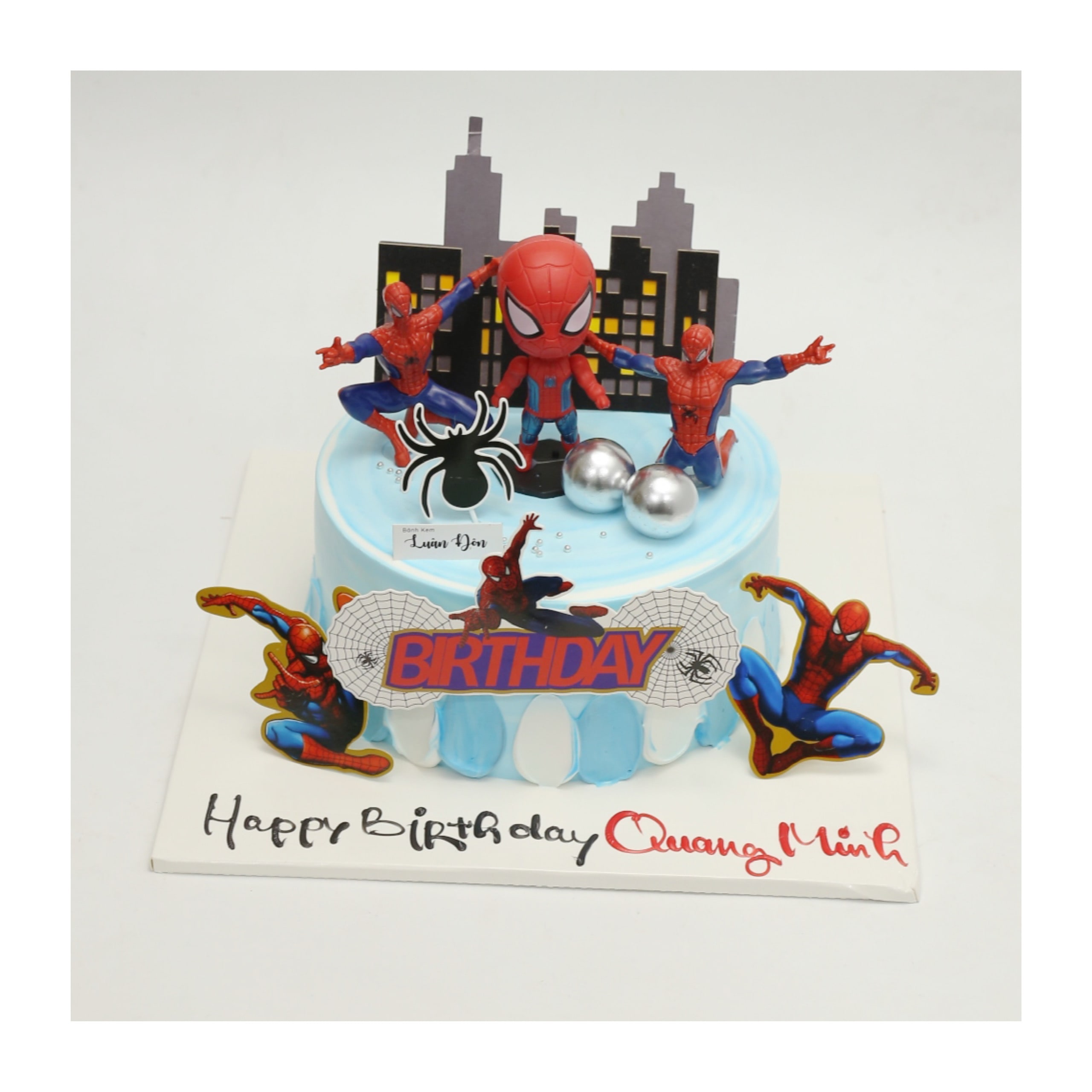 Bánh kem xanh dương chủ đề Spider-Man