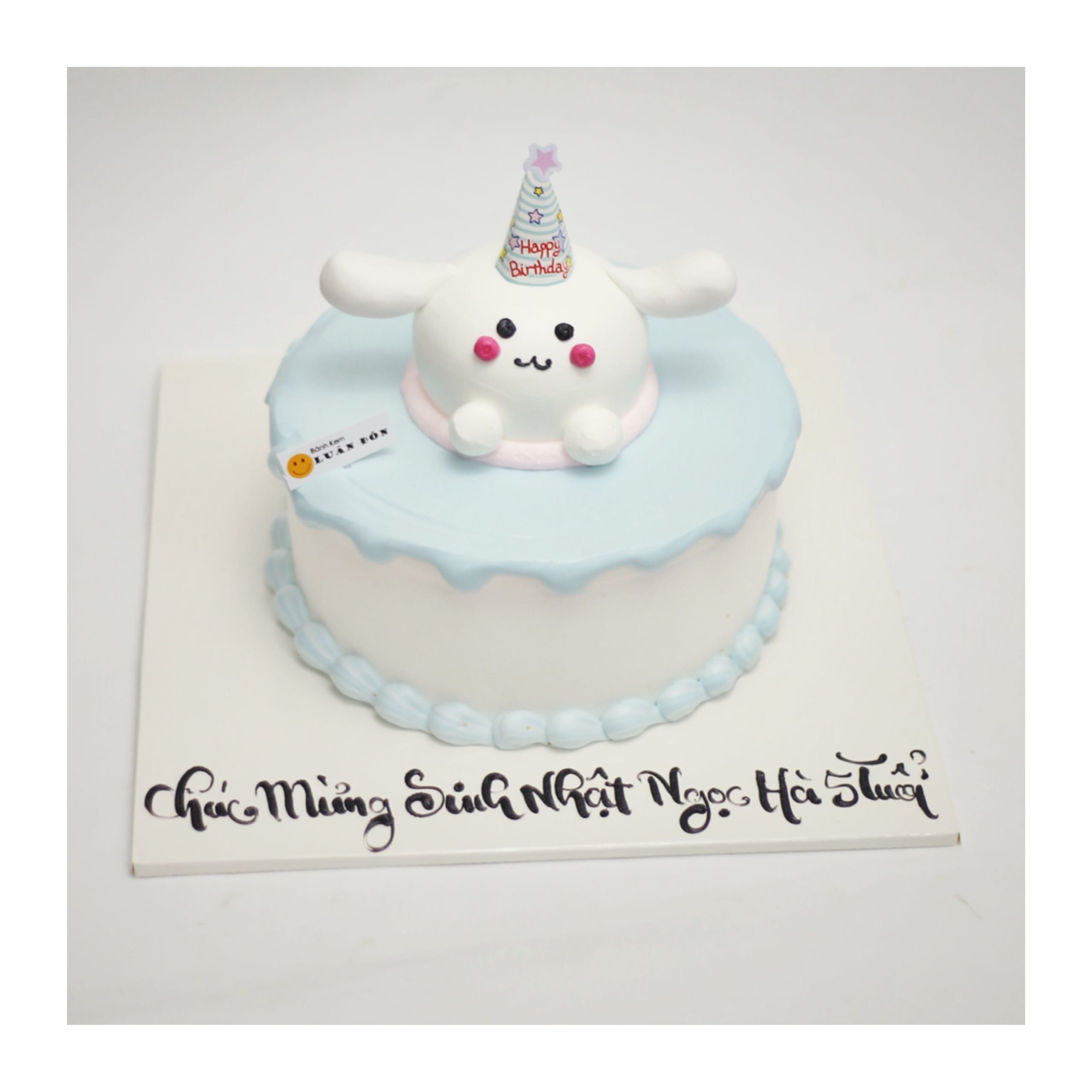 Bánh kem Cinnamoroll màu xanh trắng đáng yêu