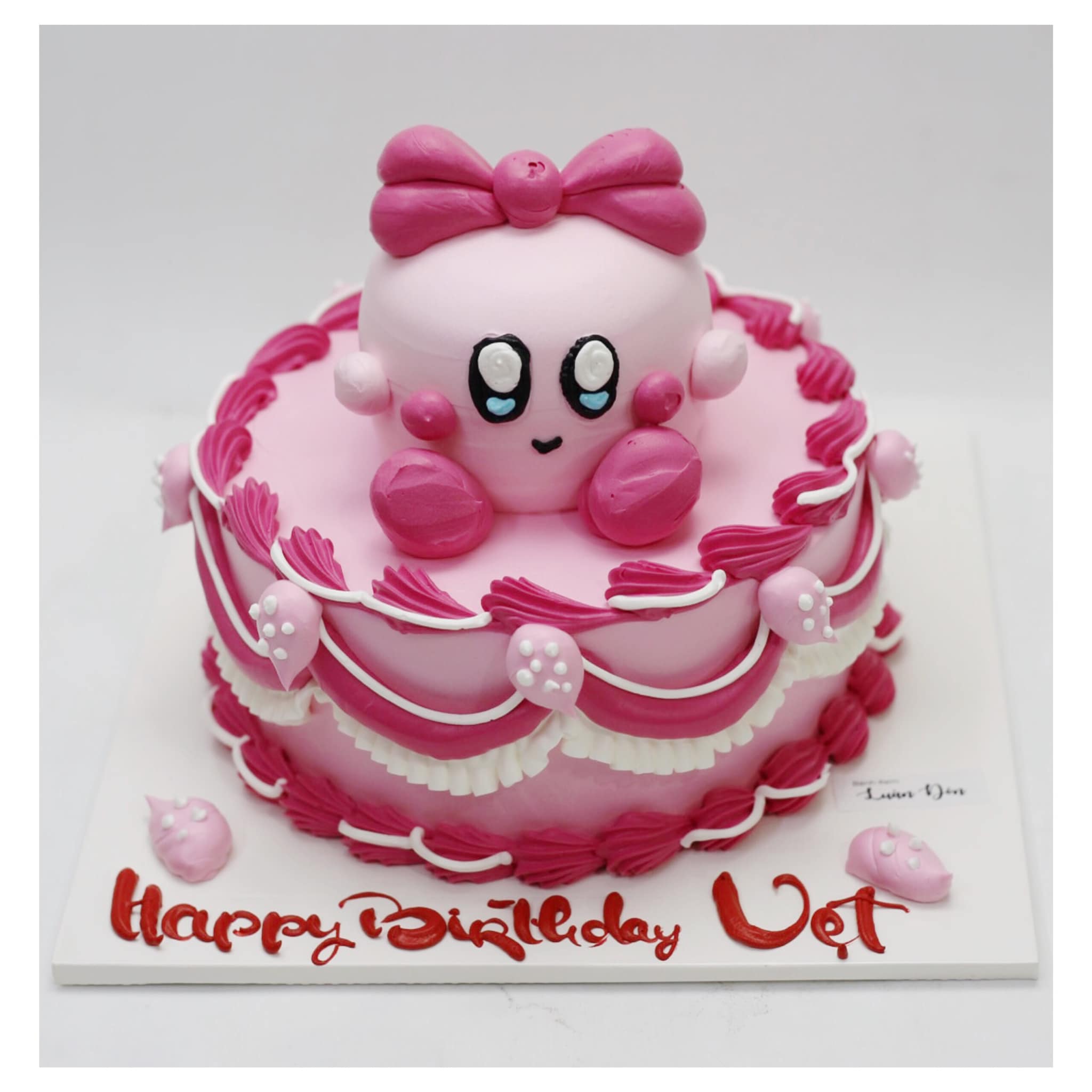 Bánh kem Kirby hồng thắt nơ xinh xắn
