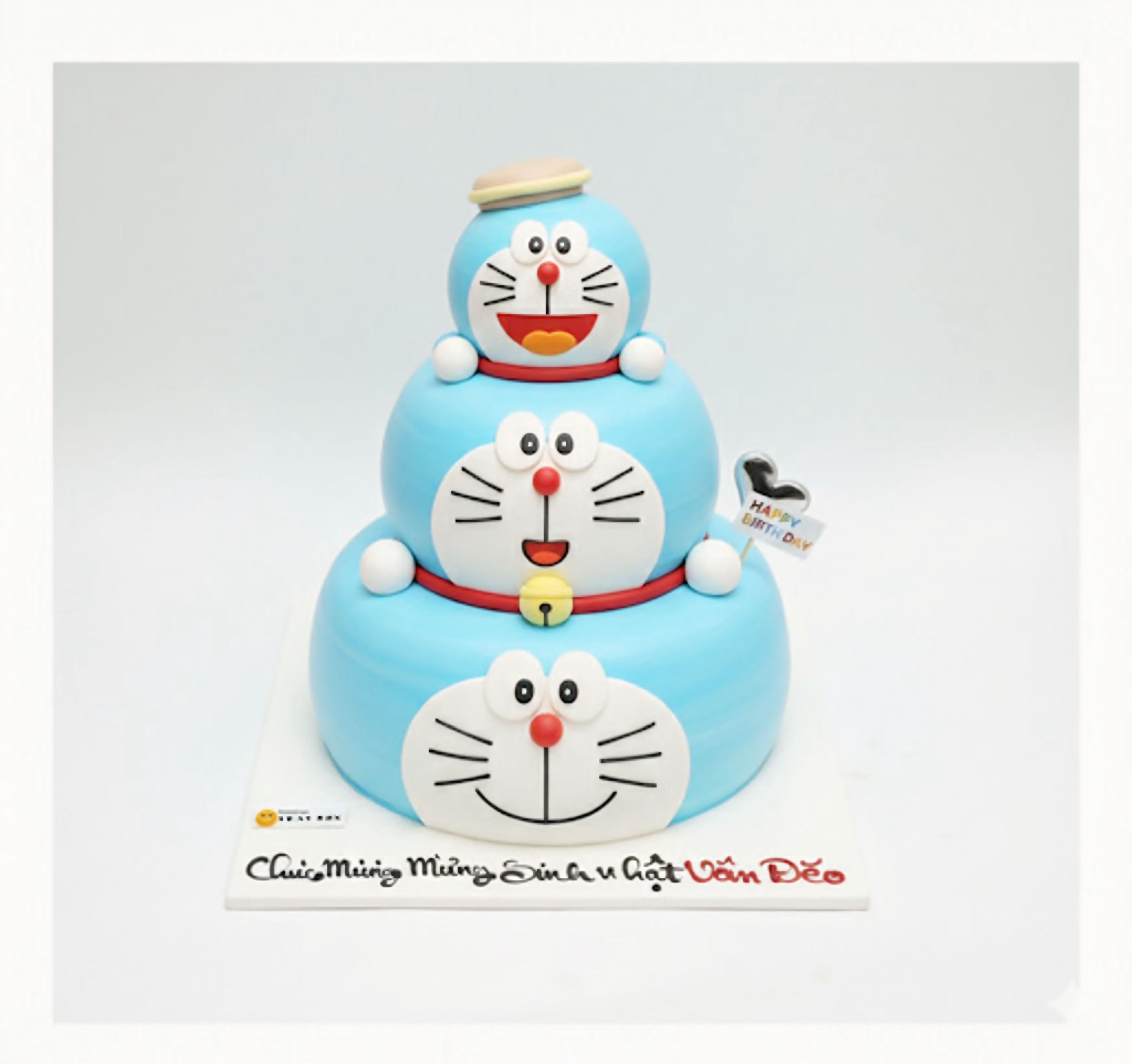 Bánh kem tạo hình Doraemon ba tầng