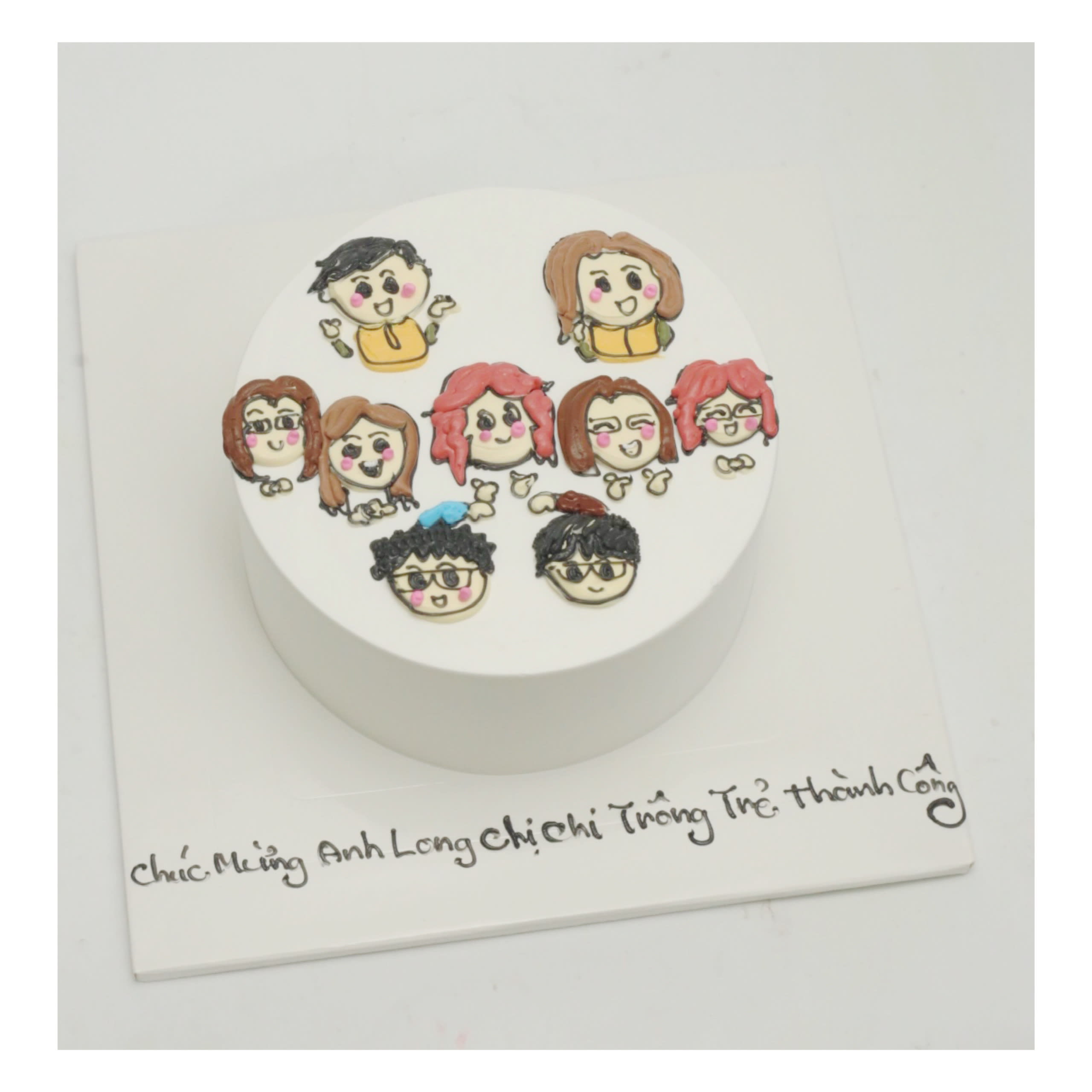 Bánh kem vẽ hình chibi gia đình nhiều người