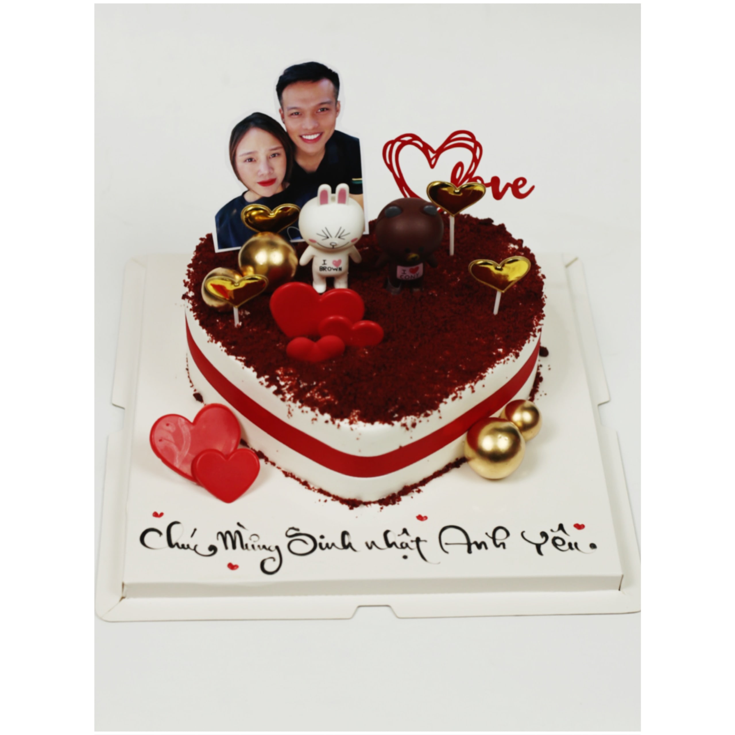 Bánh kem trái tim in ảnh couple đáng yêu