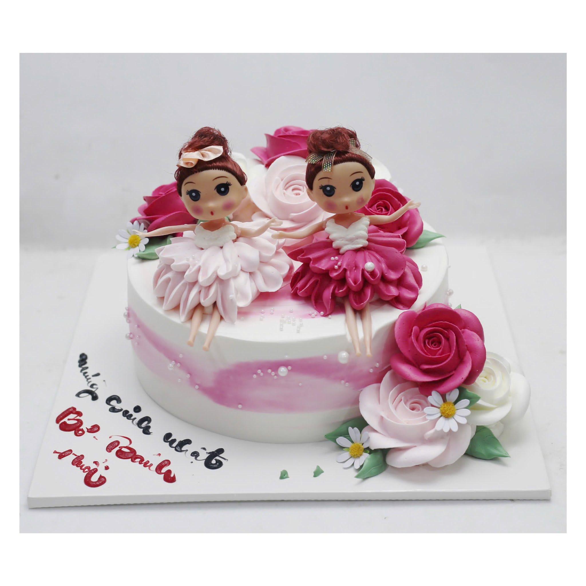 Bánh kem búp bê Ballerina đôi hồng thắm