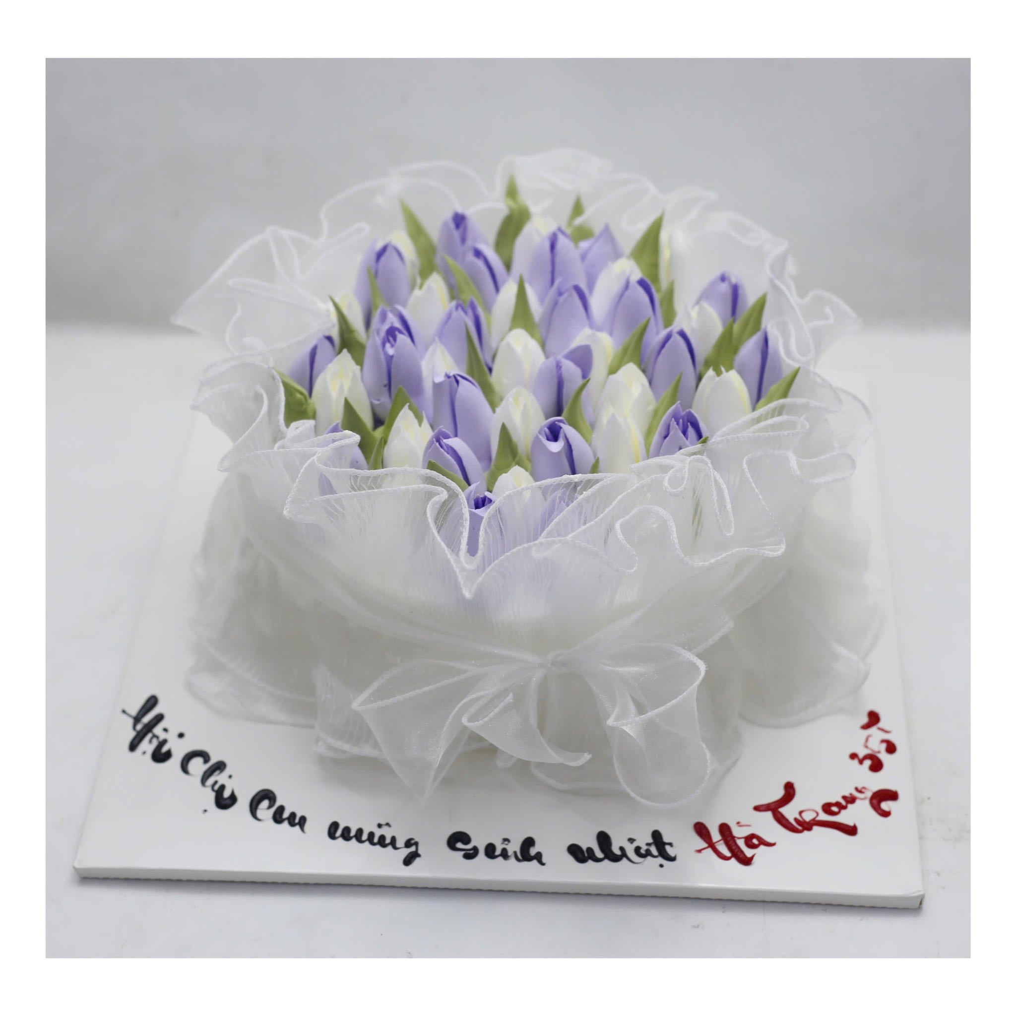 Bánh kem bó hoa tulip tím trắng sang trọng