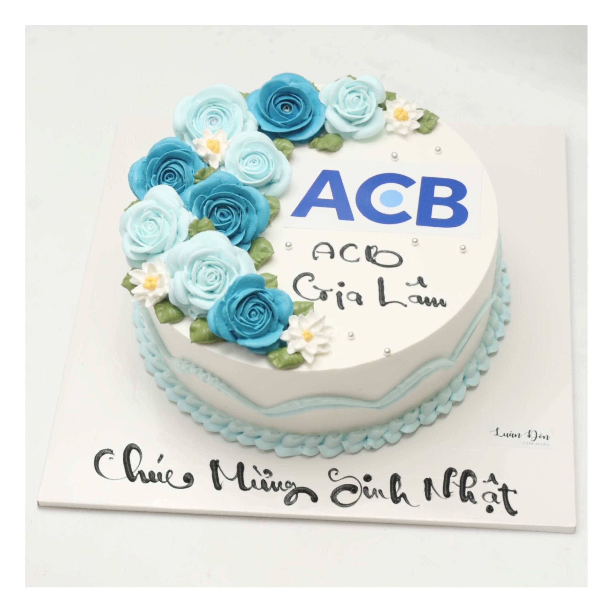 Bánh kem hoa hồng xanh sang trọng ACB
