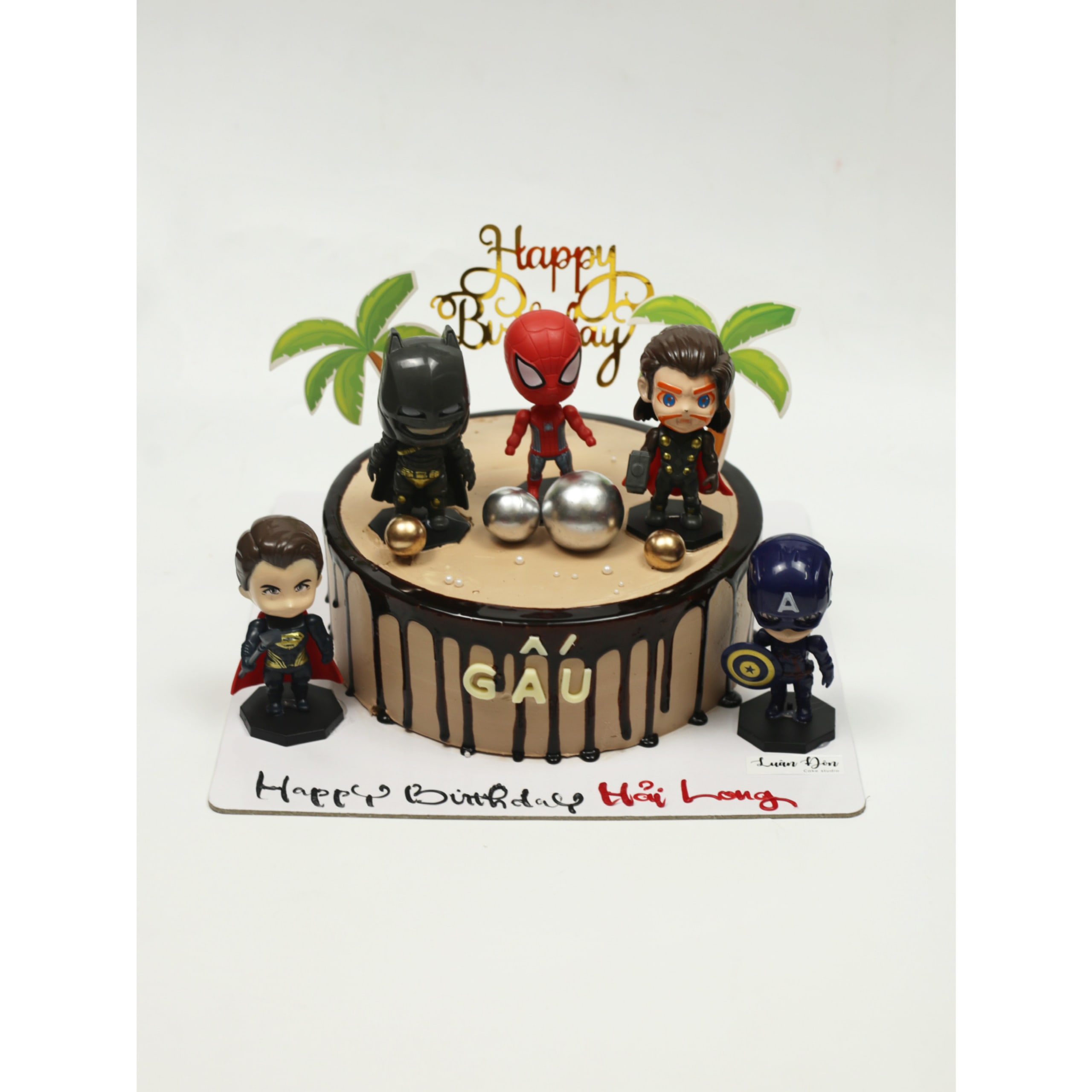 Bánh kem siêu anh hùng Avengers sô-cô-la