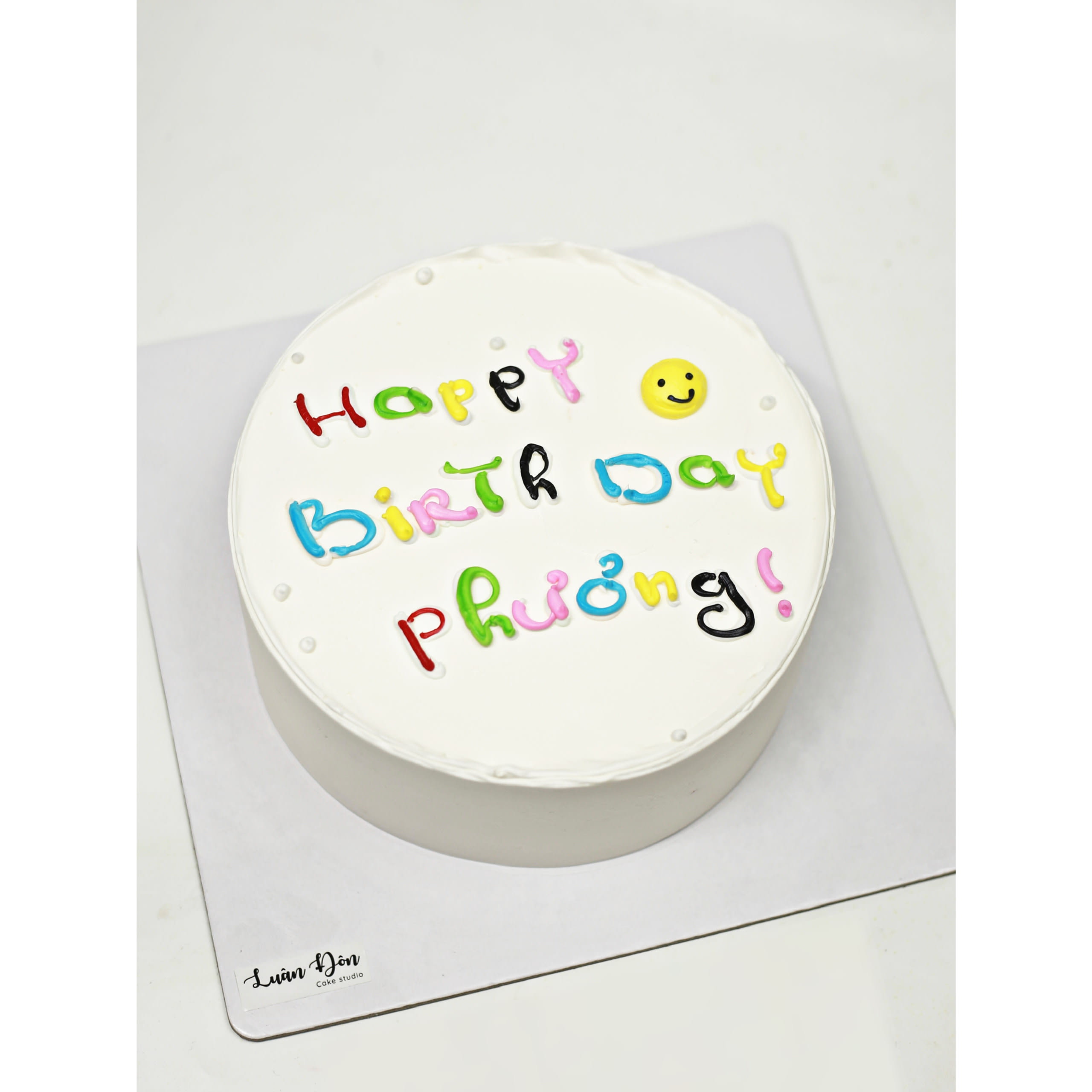 Bánh kem tối giản Happy Birthday Phương