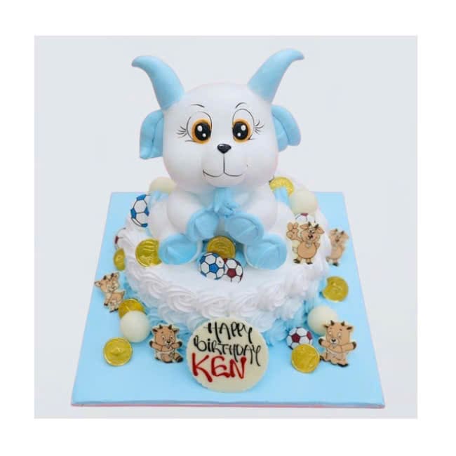 Bánh kem chú dê xanh dương kèm bóng đá