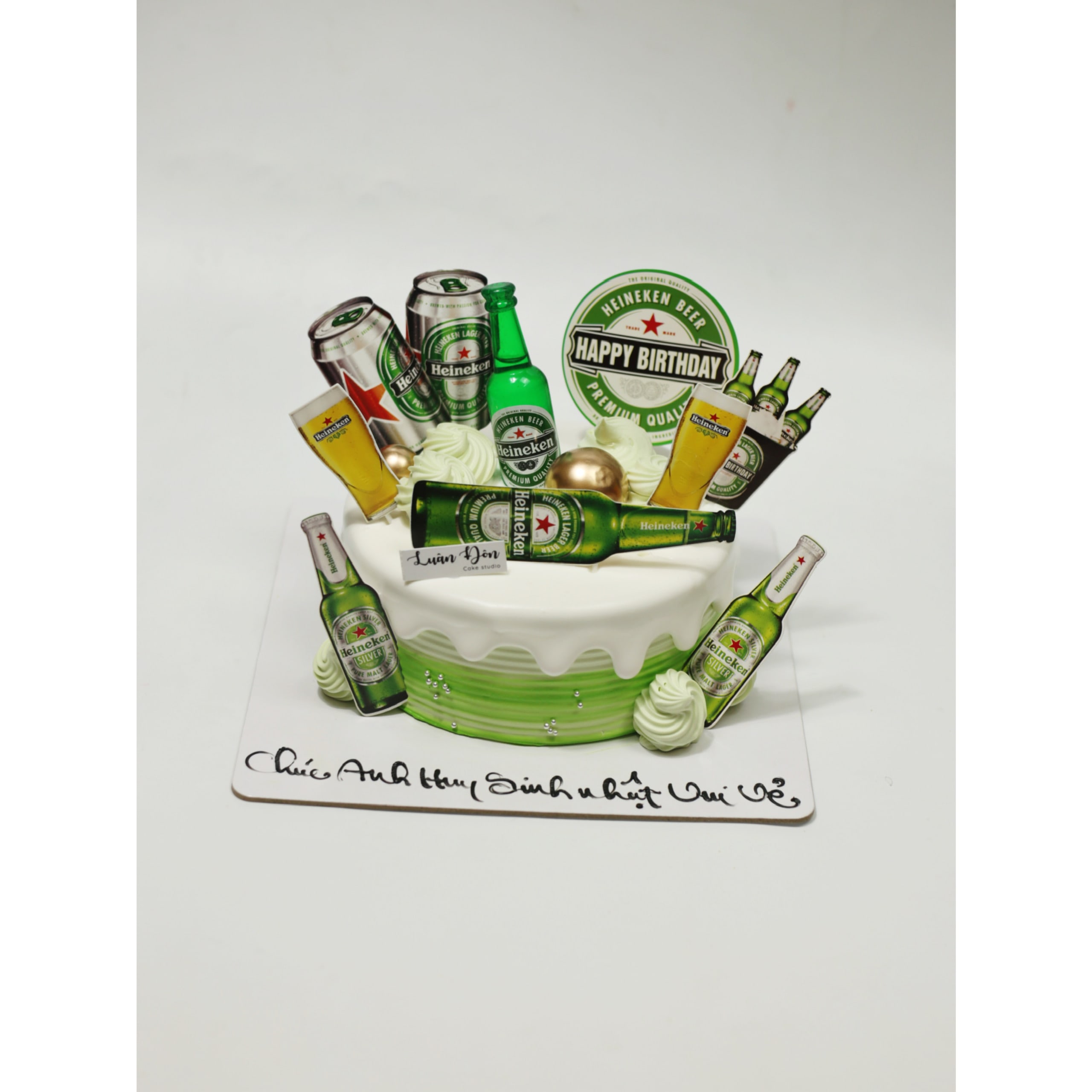 Bánh kem Heineken bia mát lạnh
