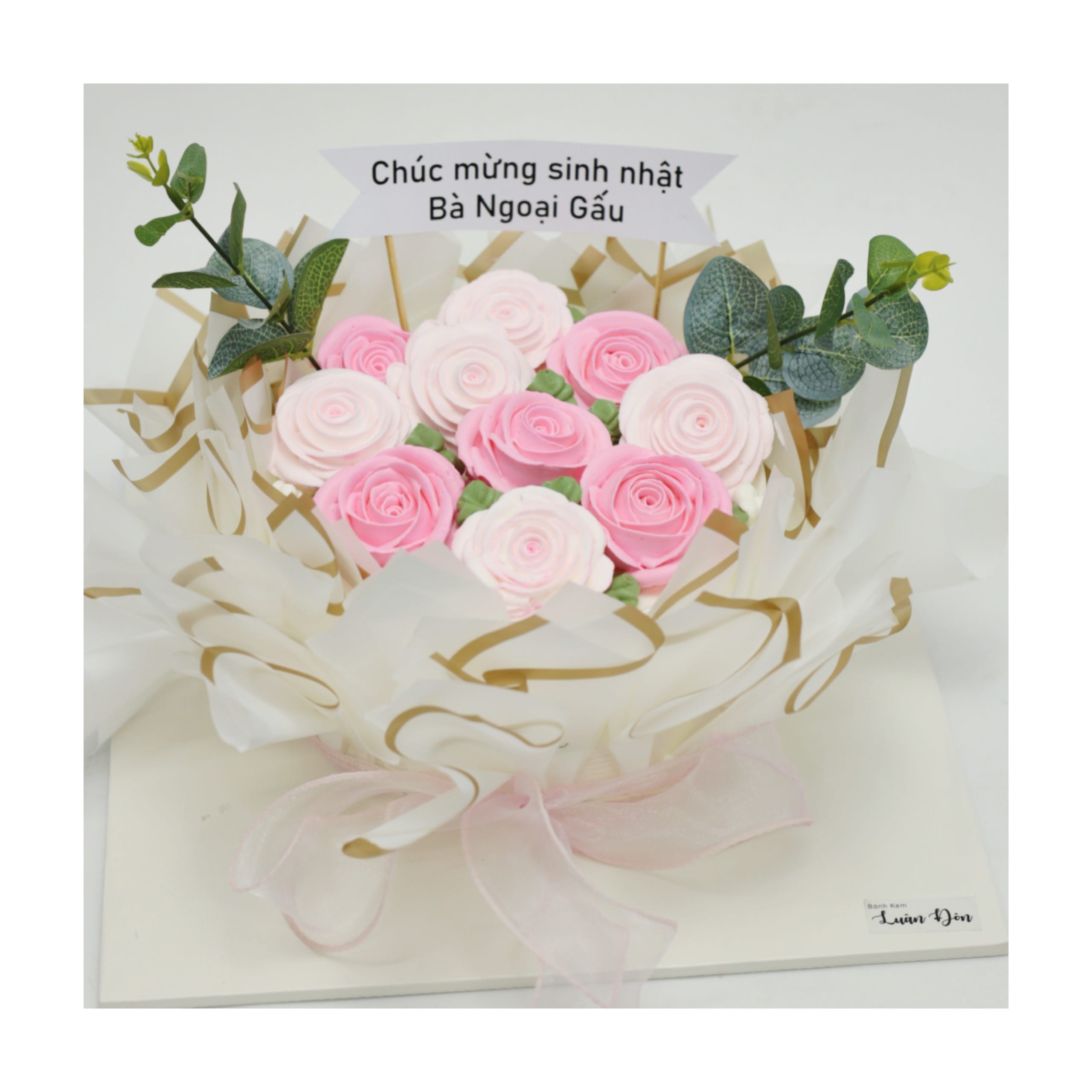 Bánh kem bó hoa hồng tone hồng pastel