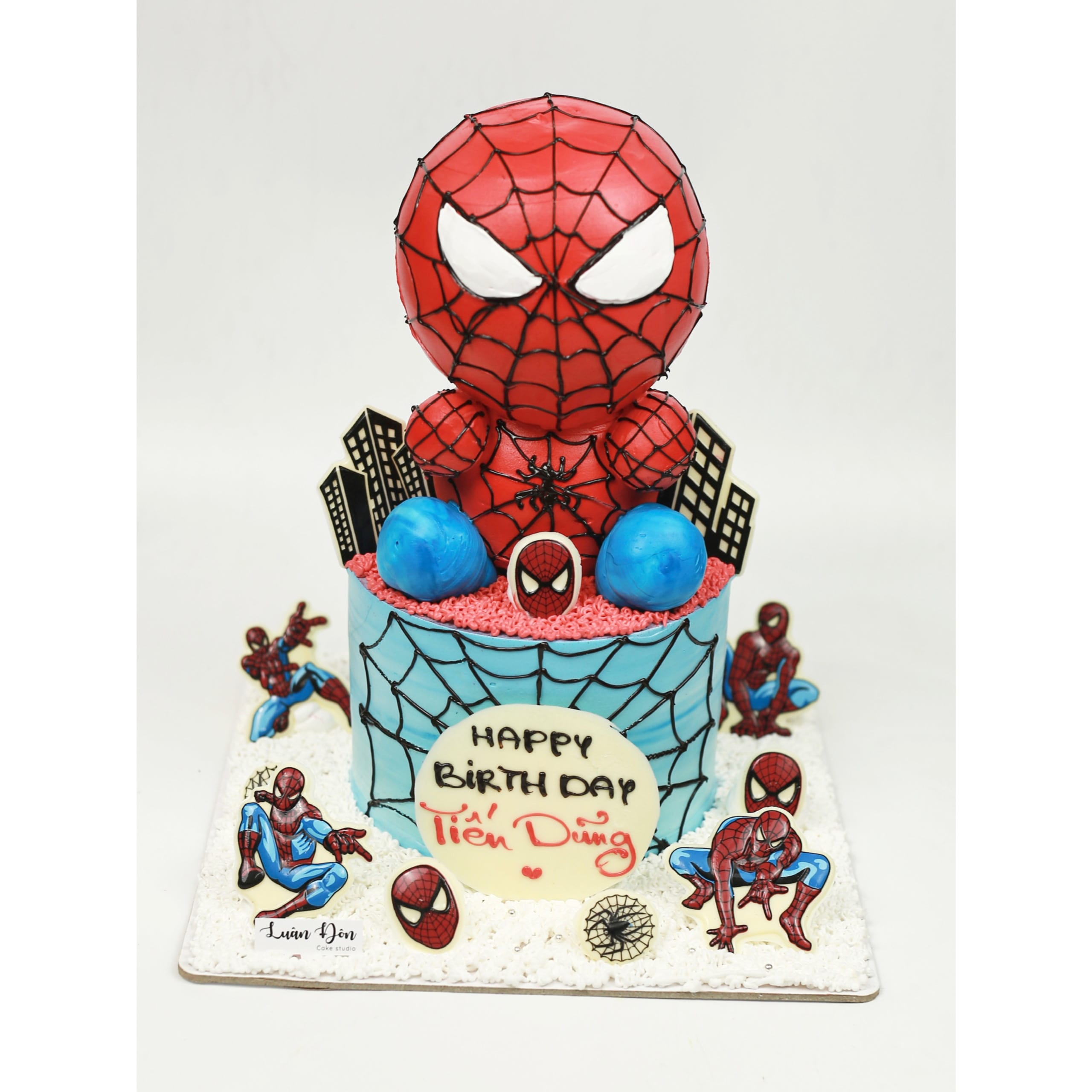 Bánh kem tạo hình siêu anh hùng Spider-Man 3D