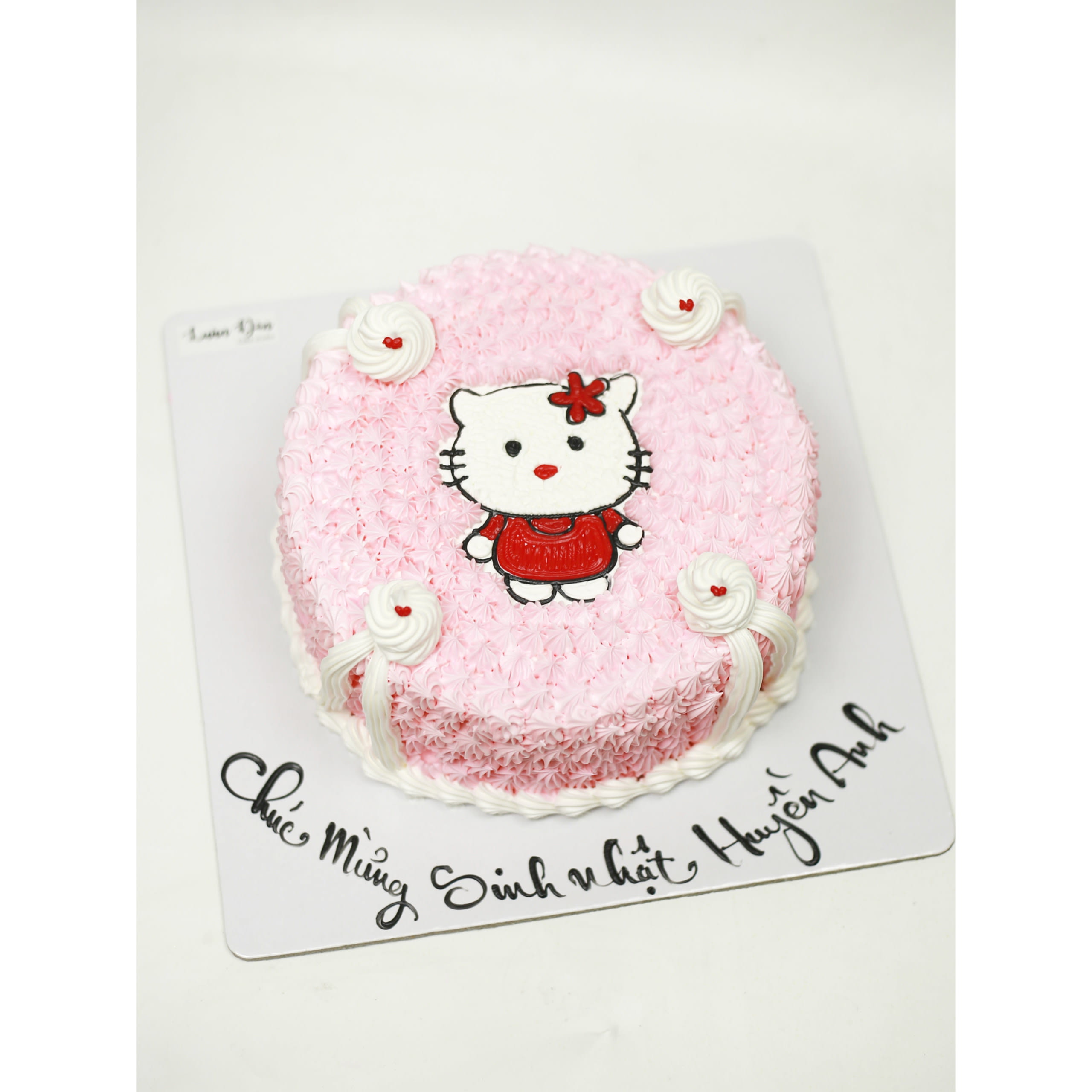 Bánh kem Hello Kitty màu hồng dễ thương