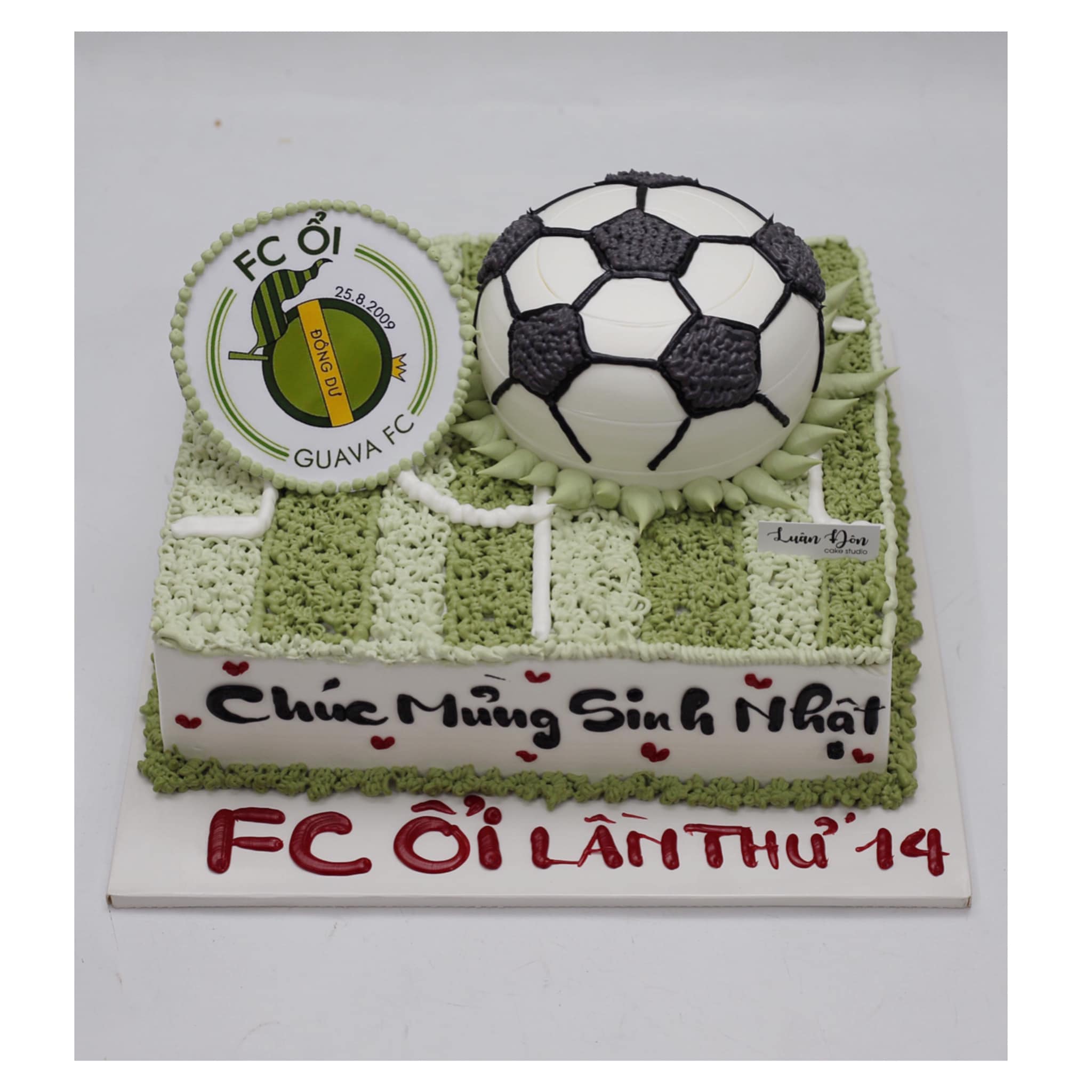 Bánh kem bóng đá FC Ổi xanh trắng
