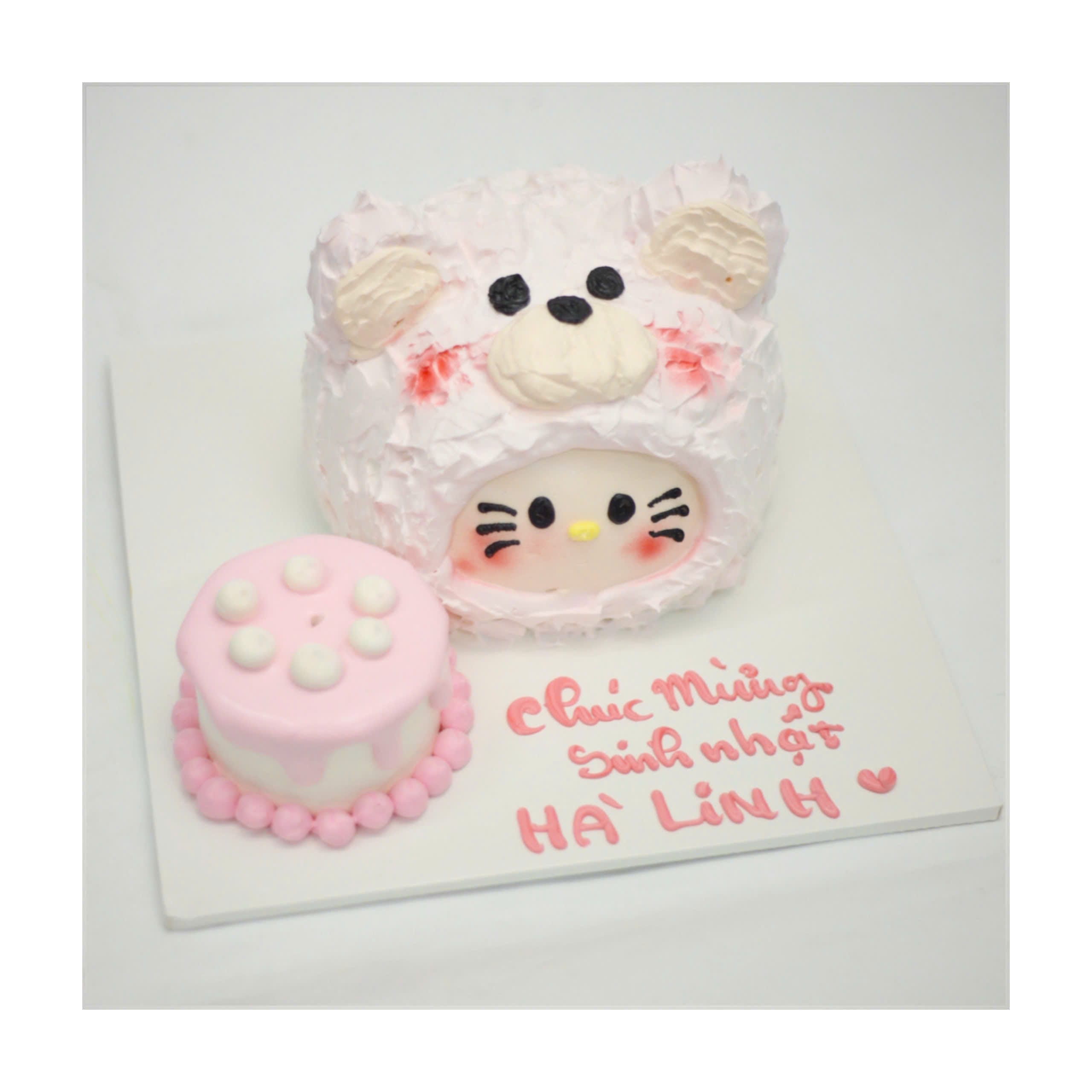 Bánh kem tạo hình gấu và mèo Hello Kitty