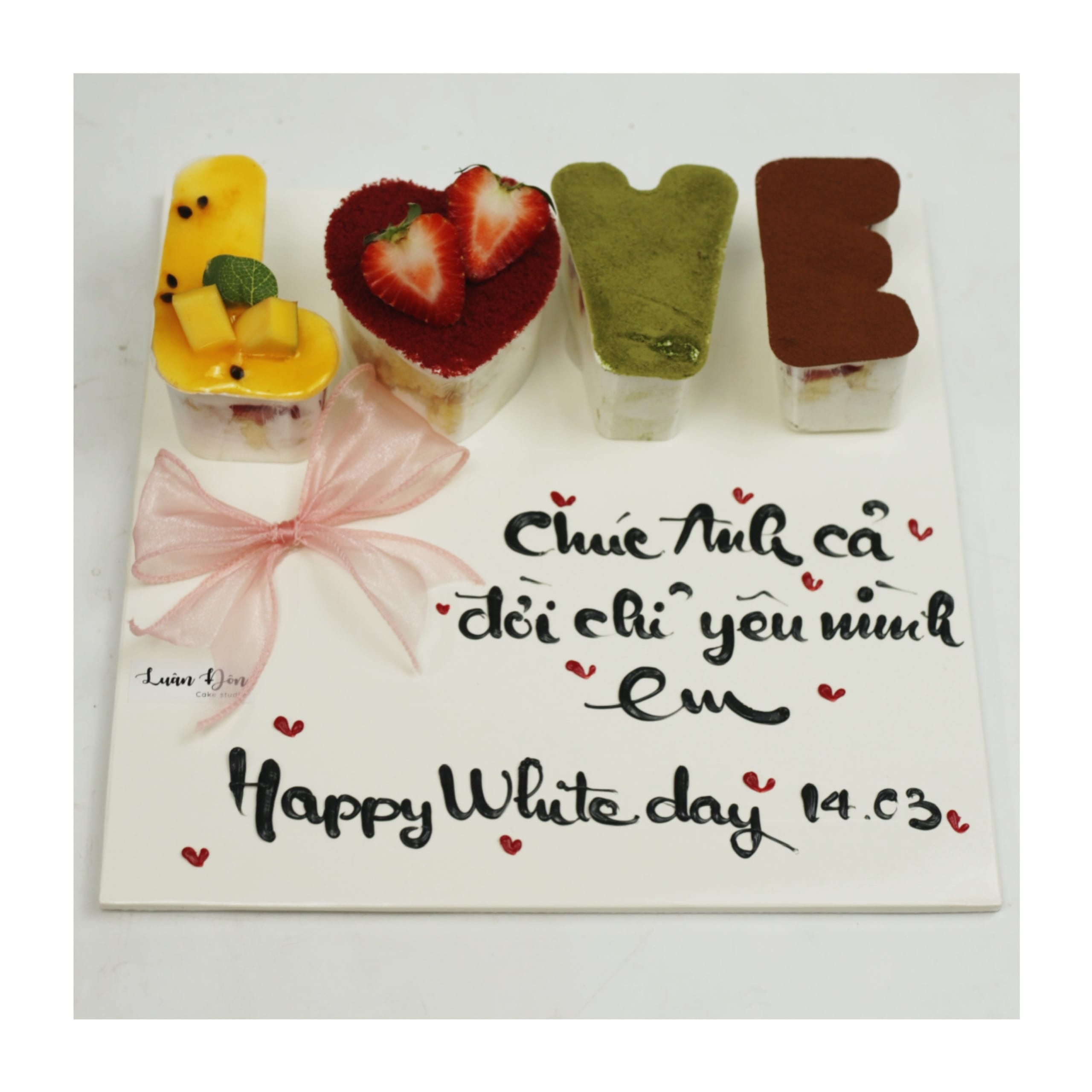 Bánh kem chữ LOVE nhiều vị