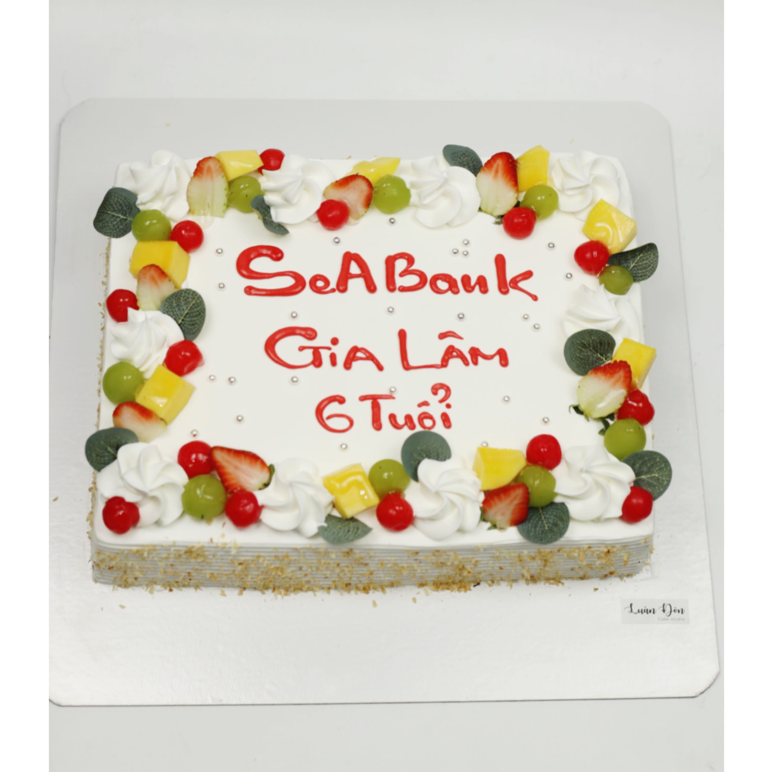 Bánh kem trái cây tươi mát cho sự kiện