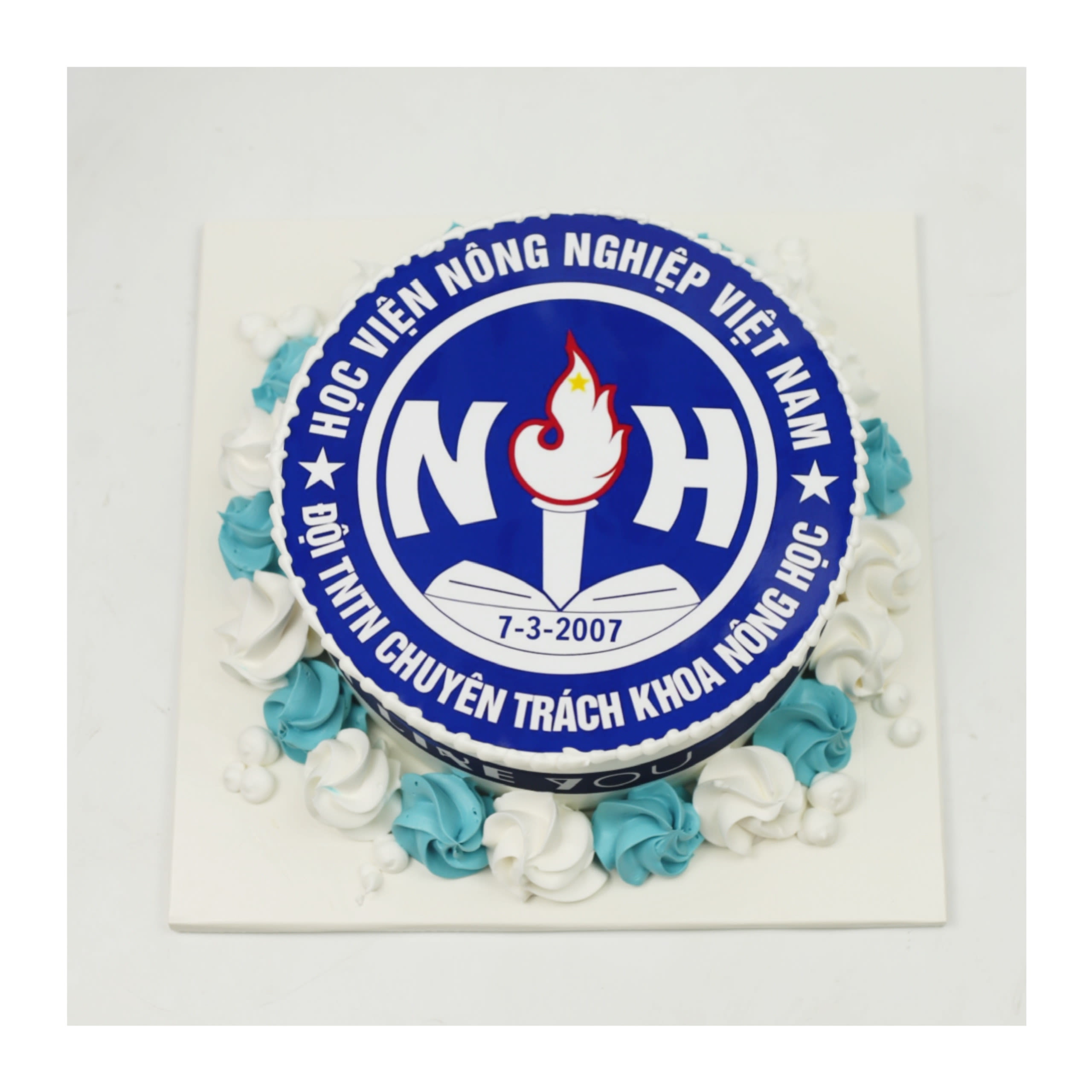 Bánh kem in logo Học Viện Nông Nghiệp Việt Nam