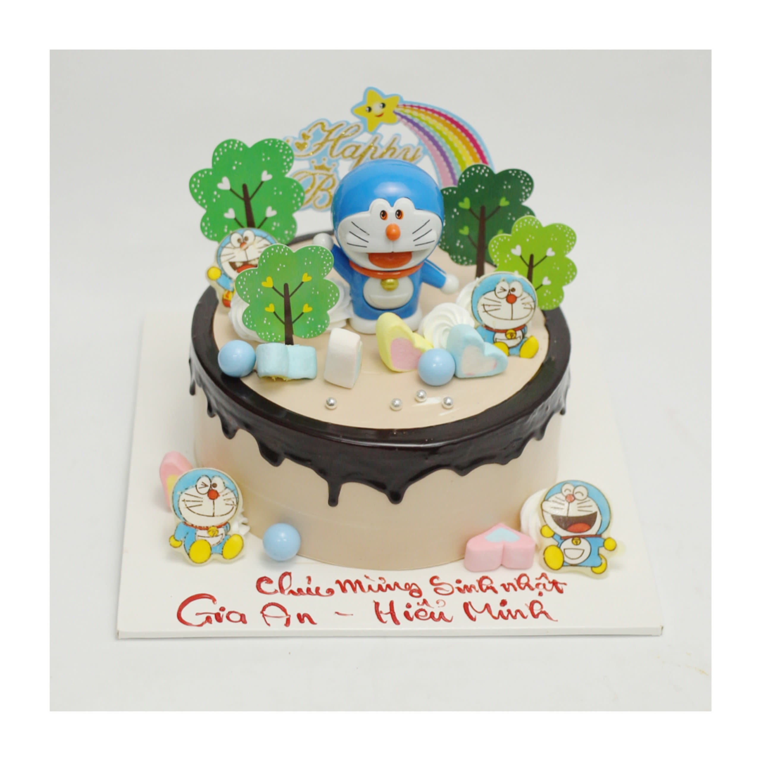 Bánh kem Doraemon và bạn bè đáng yêu