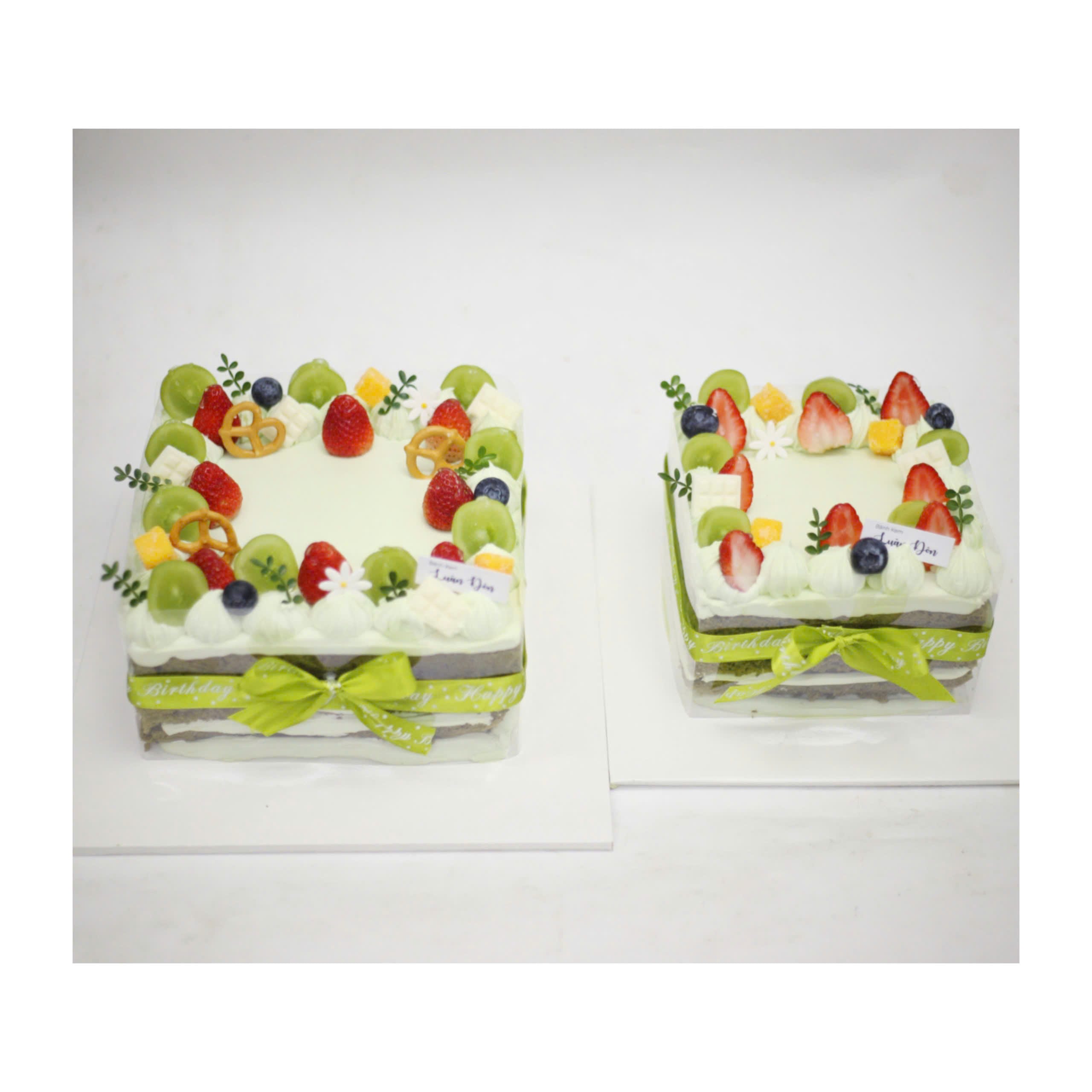 Cặp bánh kem mousse nho xanh dâu tây