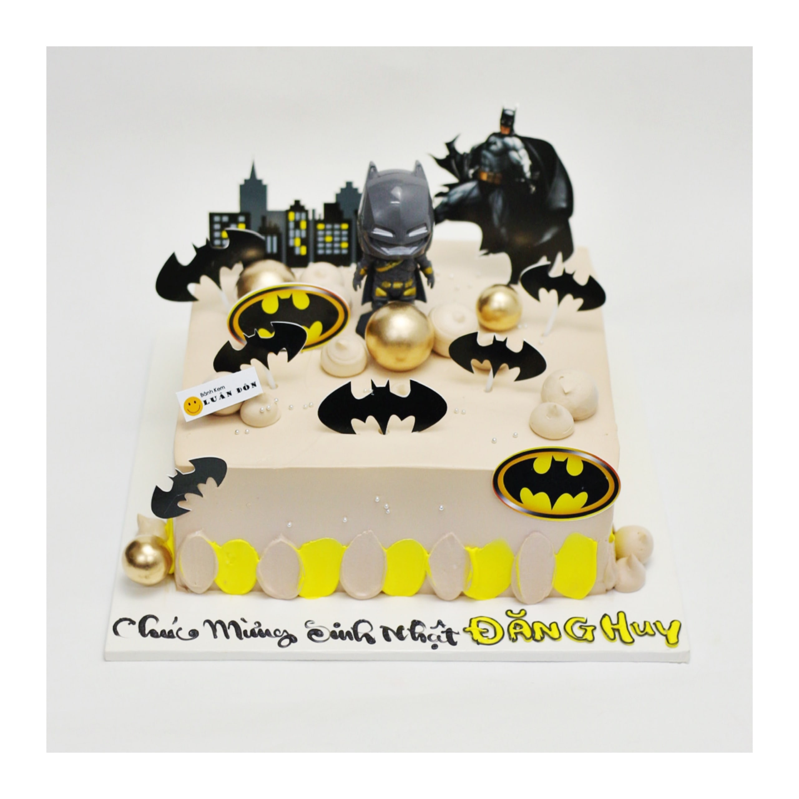 Bánh kem vuông chủ đề Batman mạnh mẽ