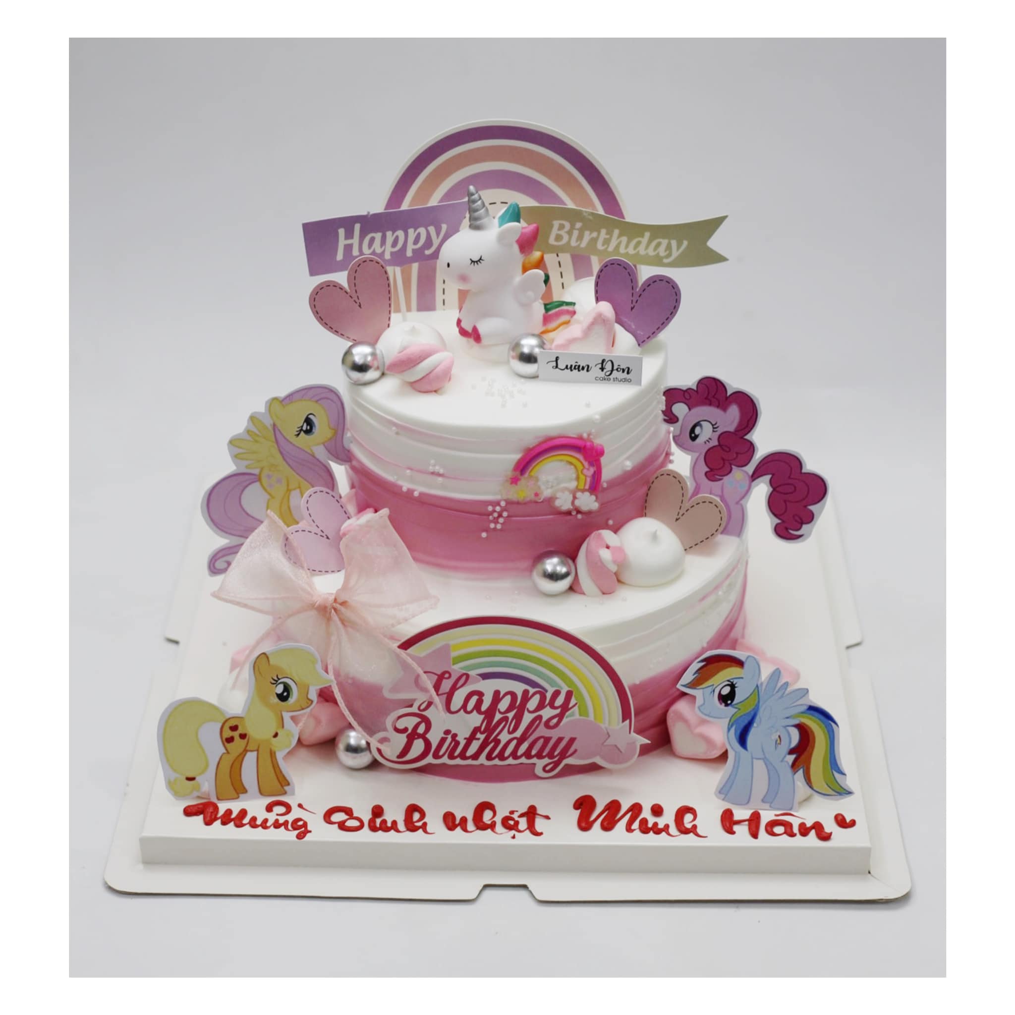 Bánh kem hai tầng Pony cầu vồng