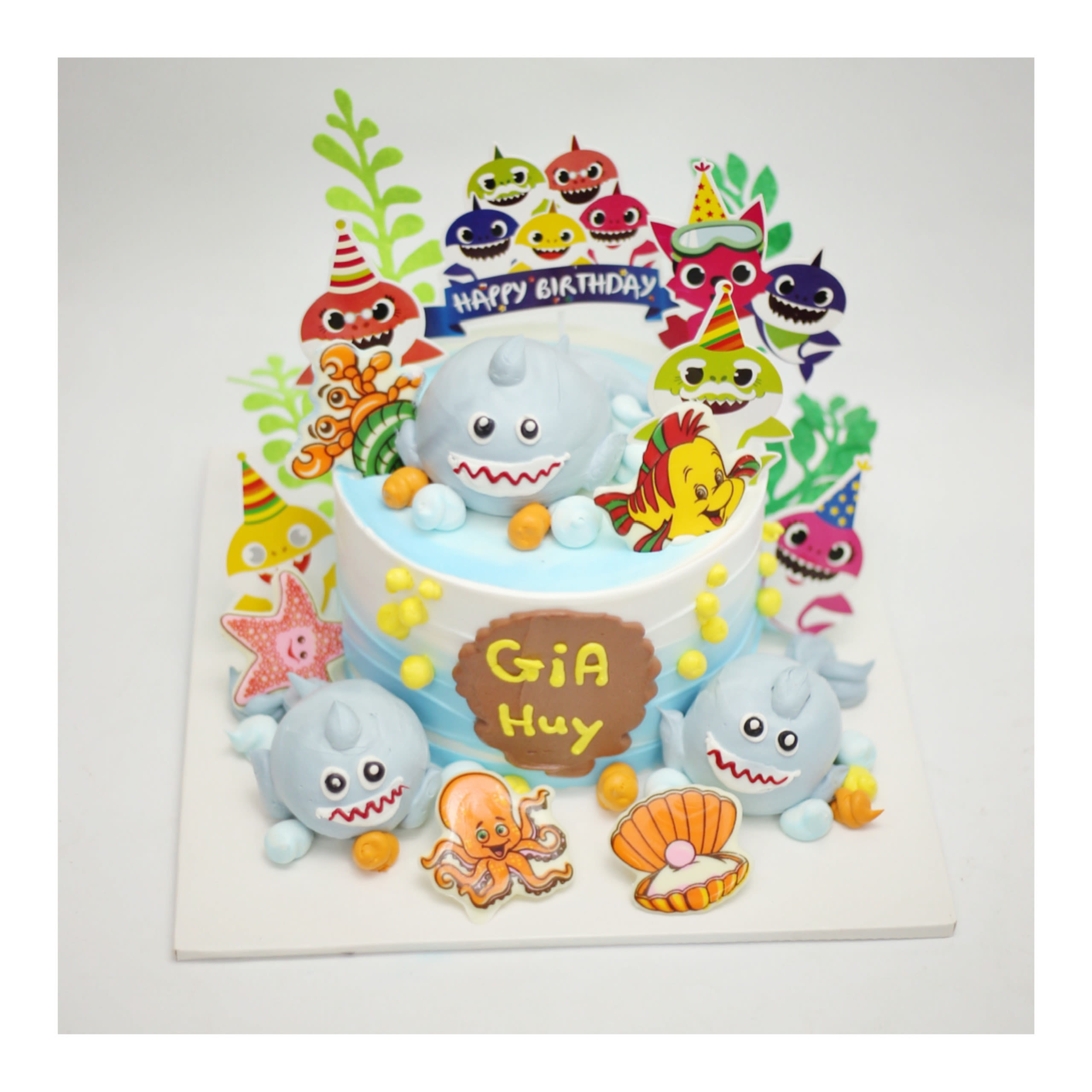 Bánh kem Baby Shark cùng thủy cung