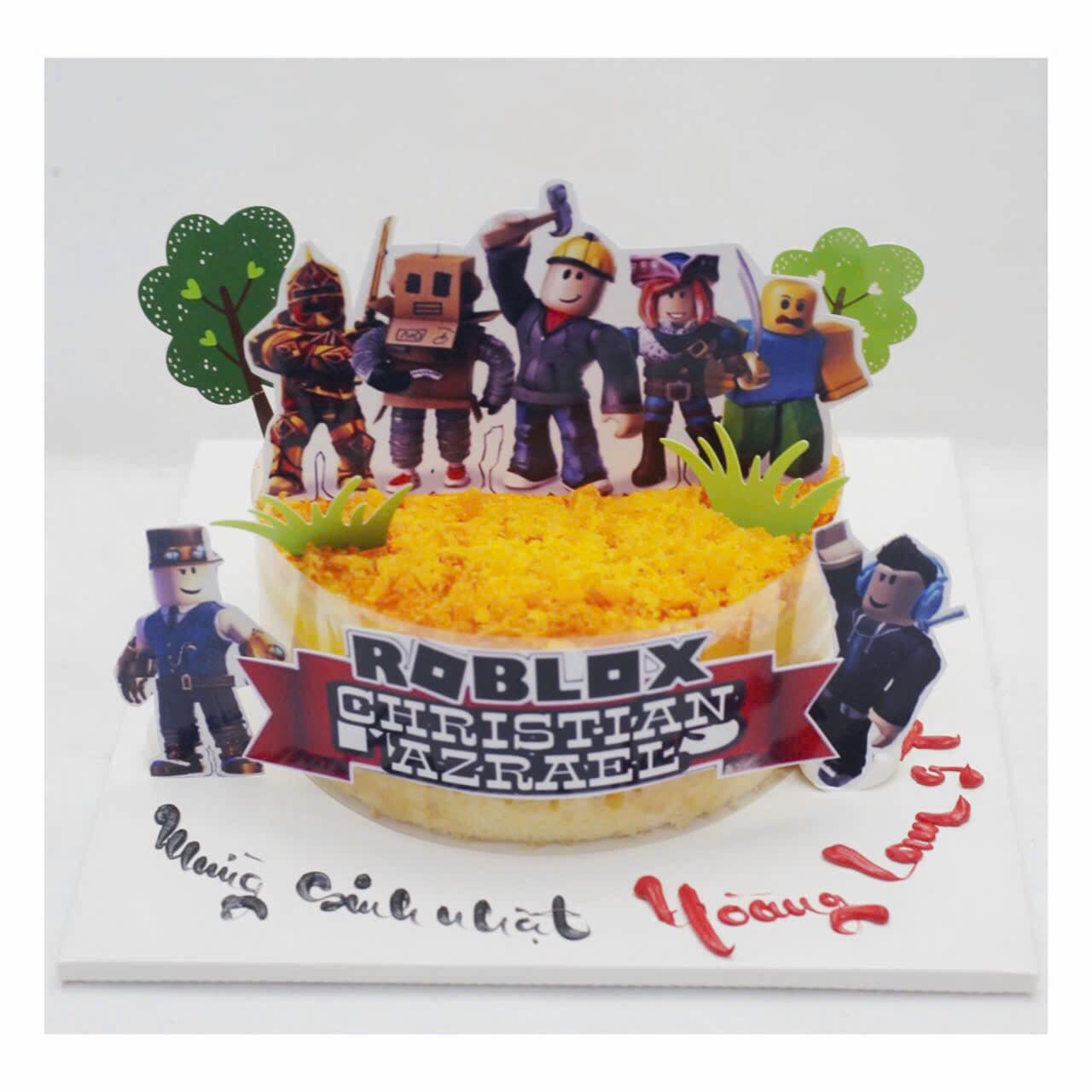 Bánh kem mặn Roblox cho bé trai Hoàng Long