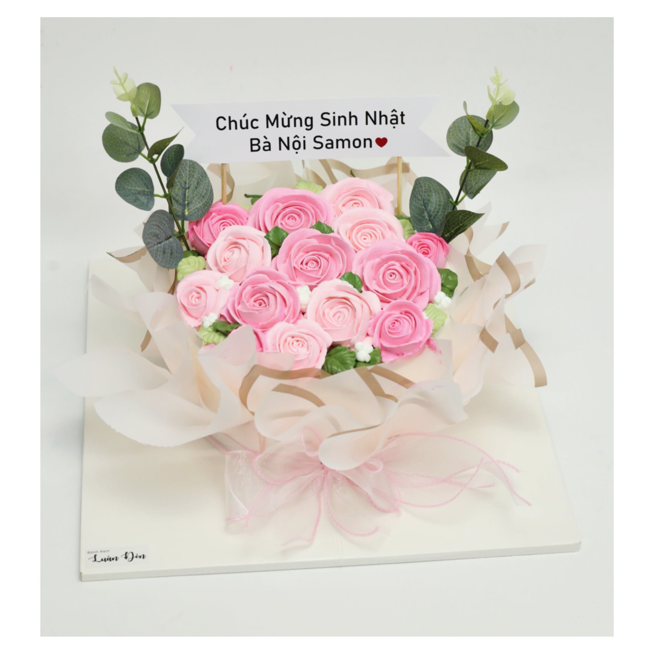 Bánh kem bó hoa hồng hồng thắm