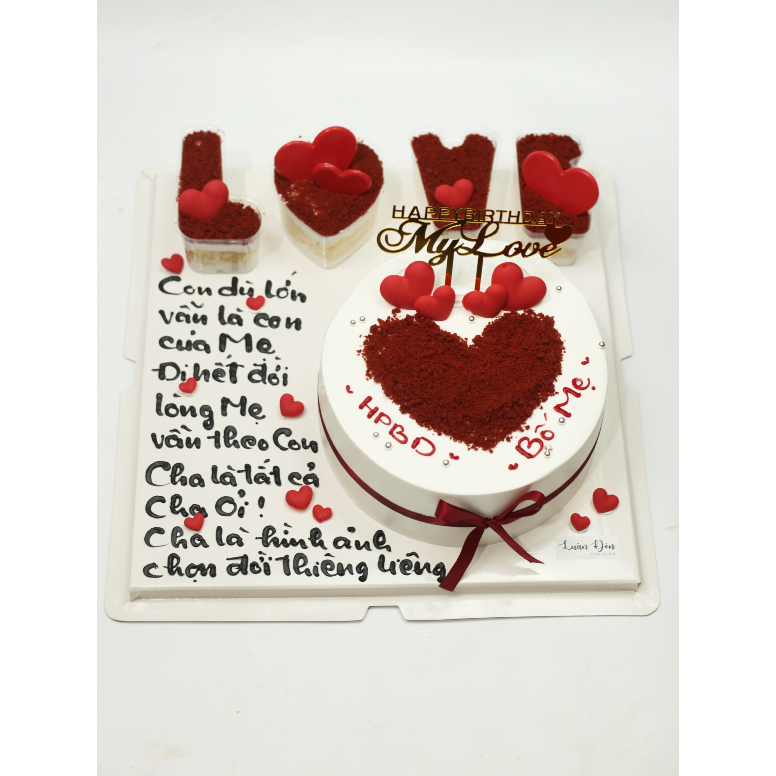 Bánh kem tình yêu kết hợp cup cake
