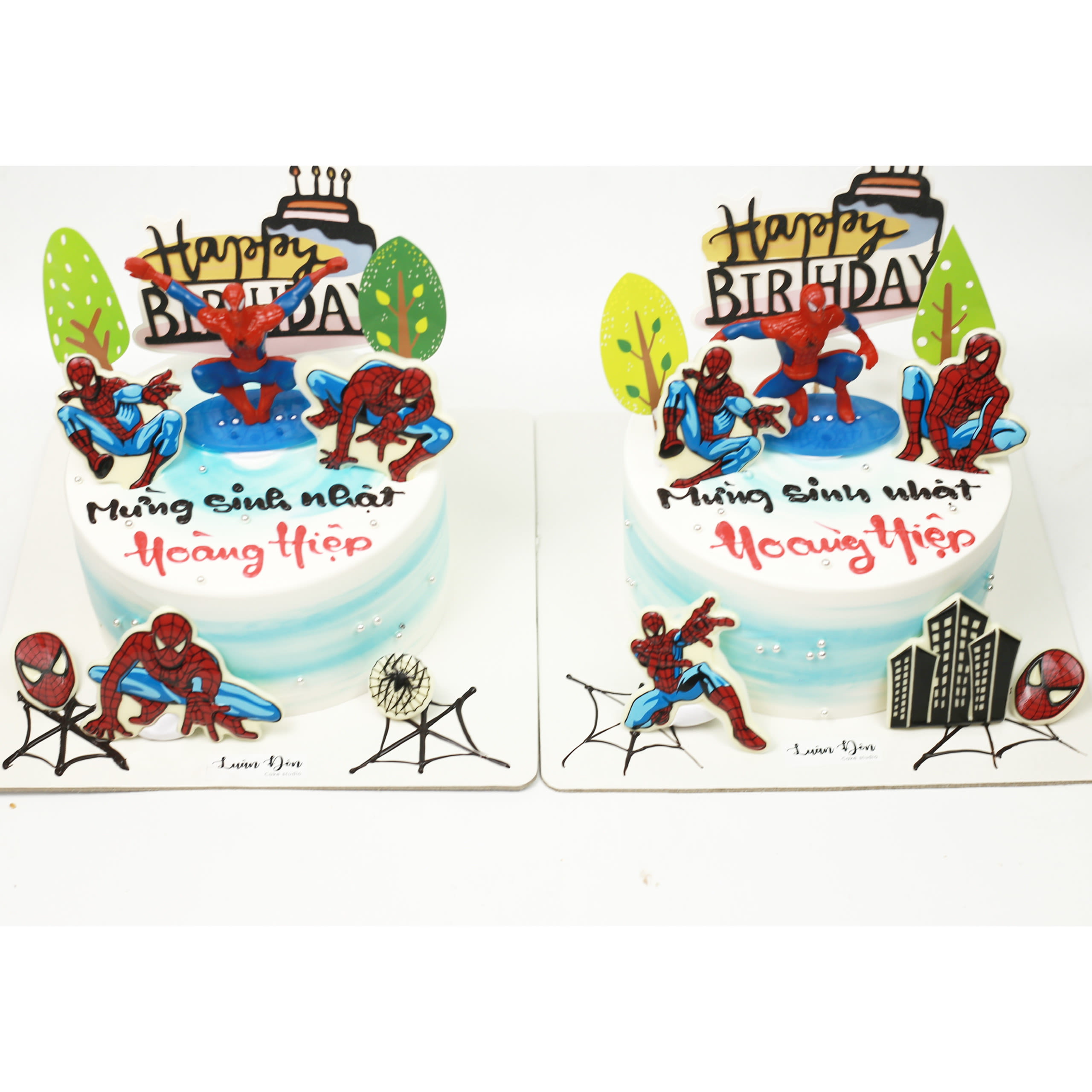 Combo hai bánh kem Spider-Man cho cặp đôi