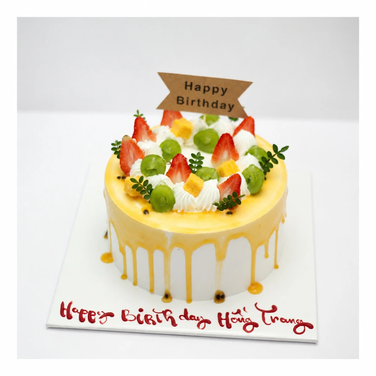 Bánh mousse hoa quả sốt chanh dây