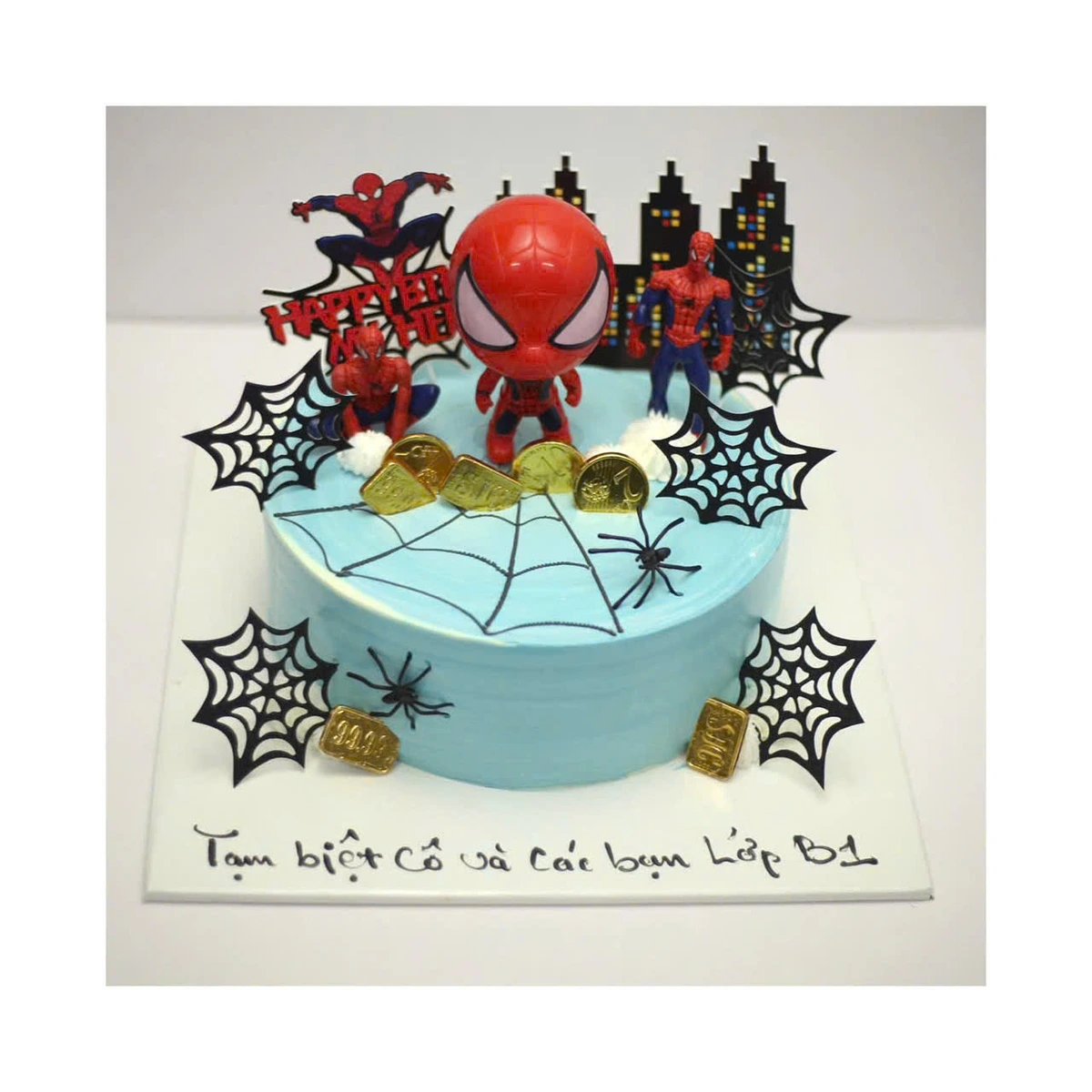 Bánh kem Spider-Man mạng nhện độc đáo