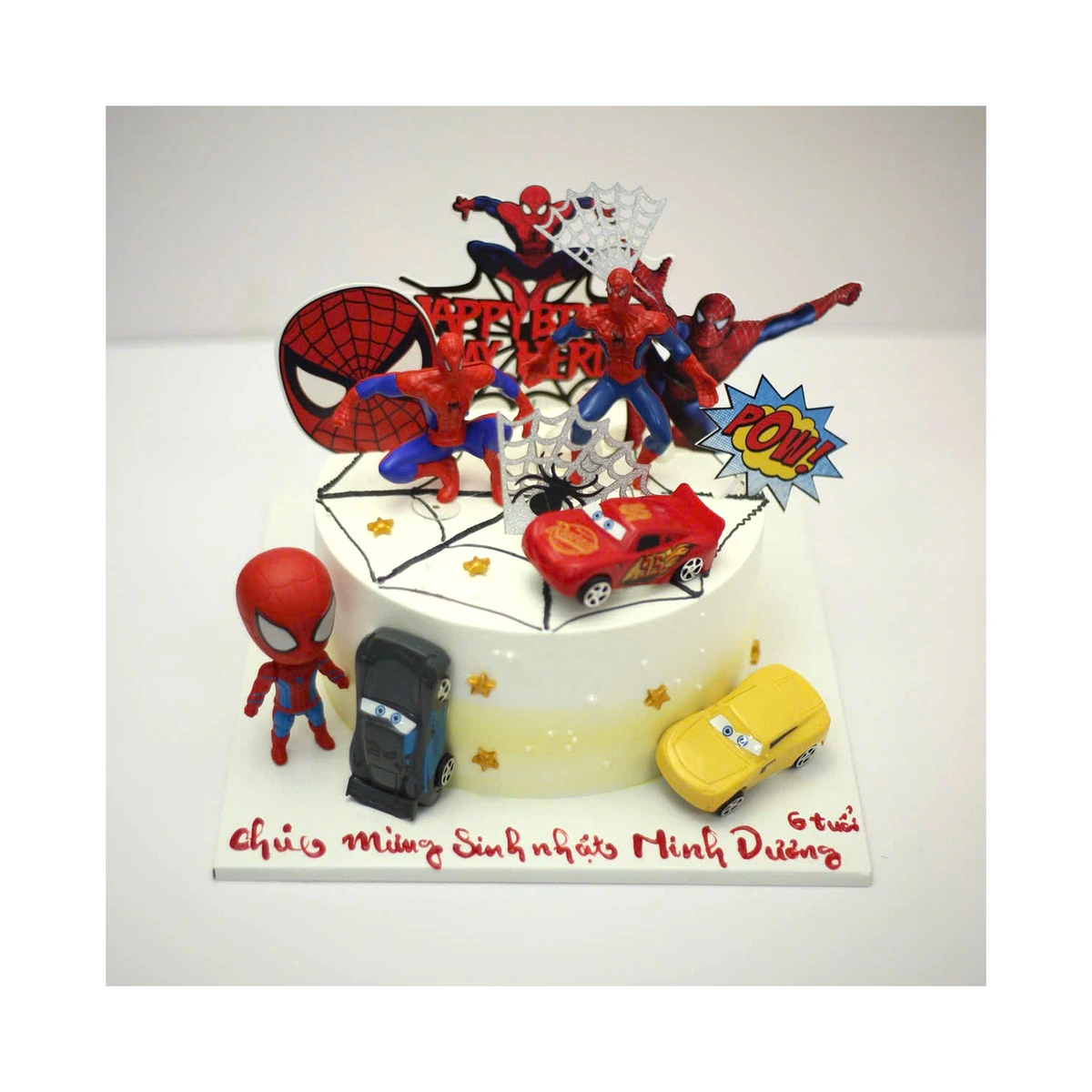 Bánh kem Spider-Man xe ô tô đỏ