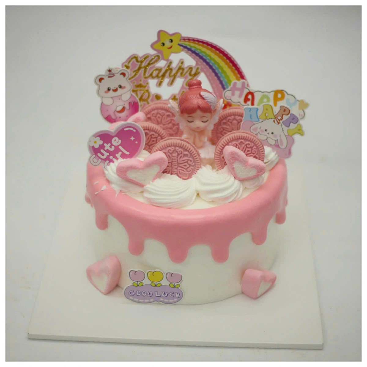 Bánh kem màu hồng trang trí bánh oreo pink