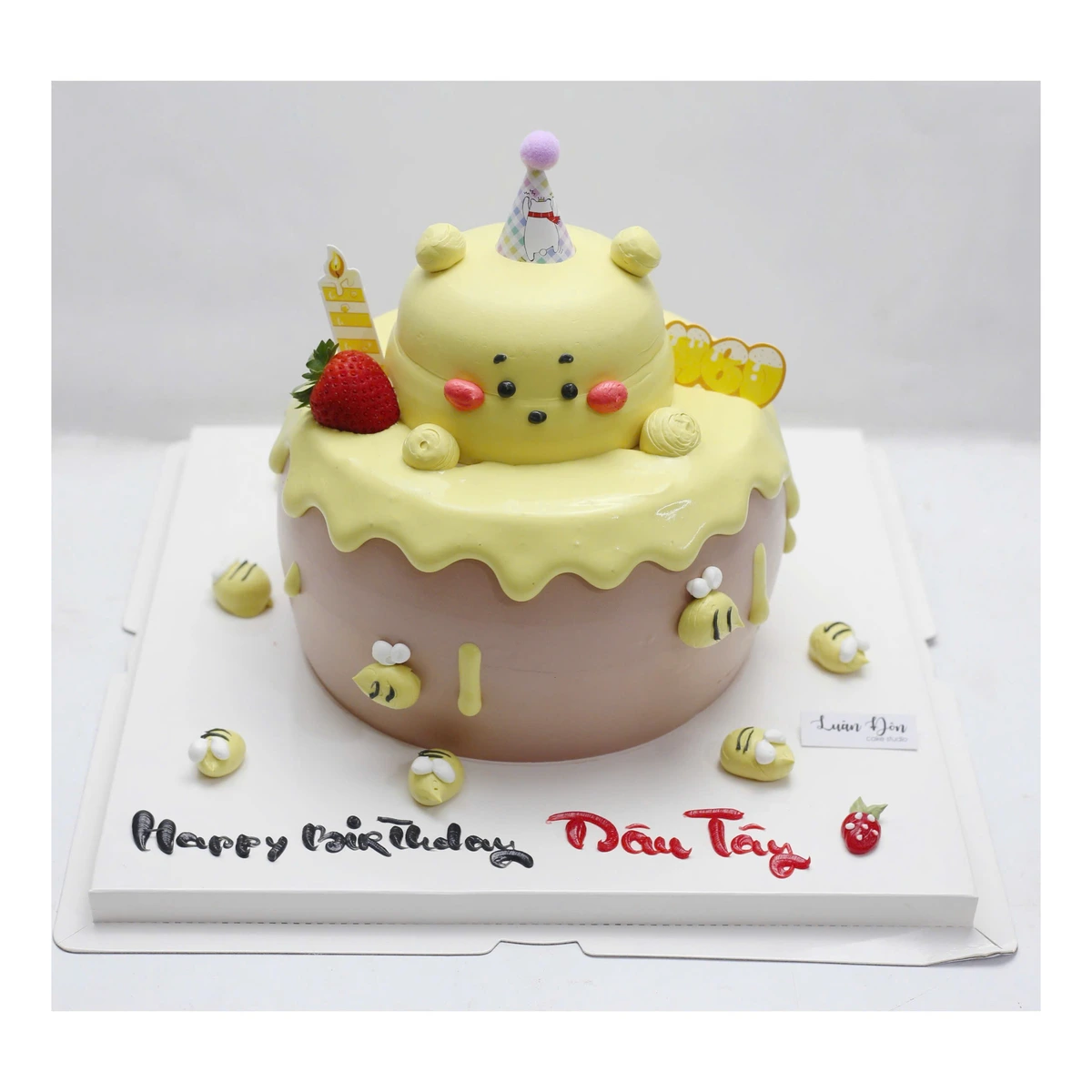 Bánh kem gấu Pooh vàng xinh xắn