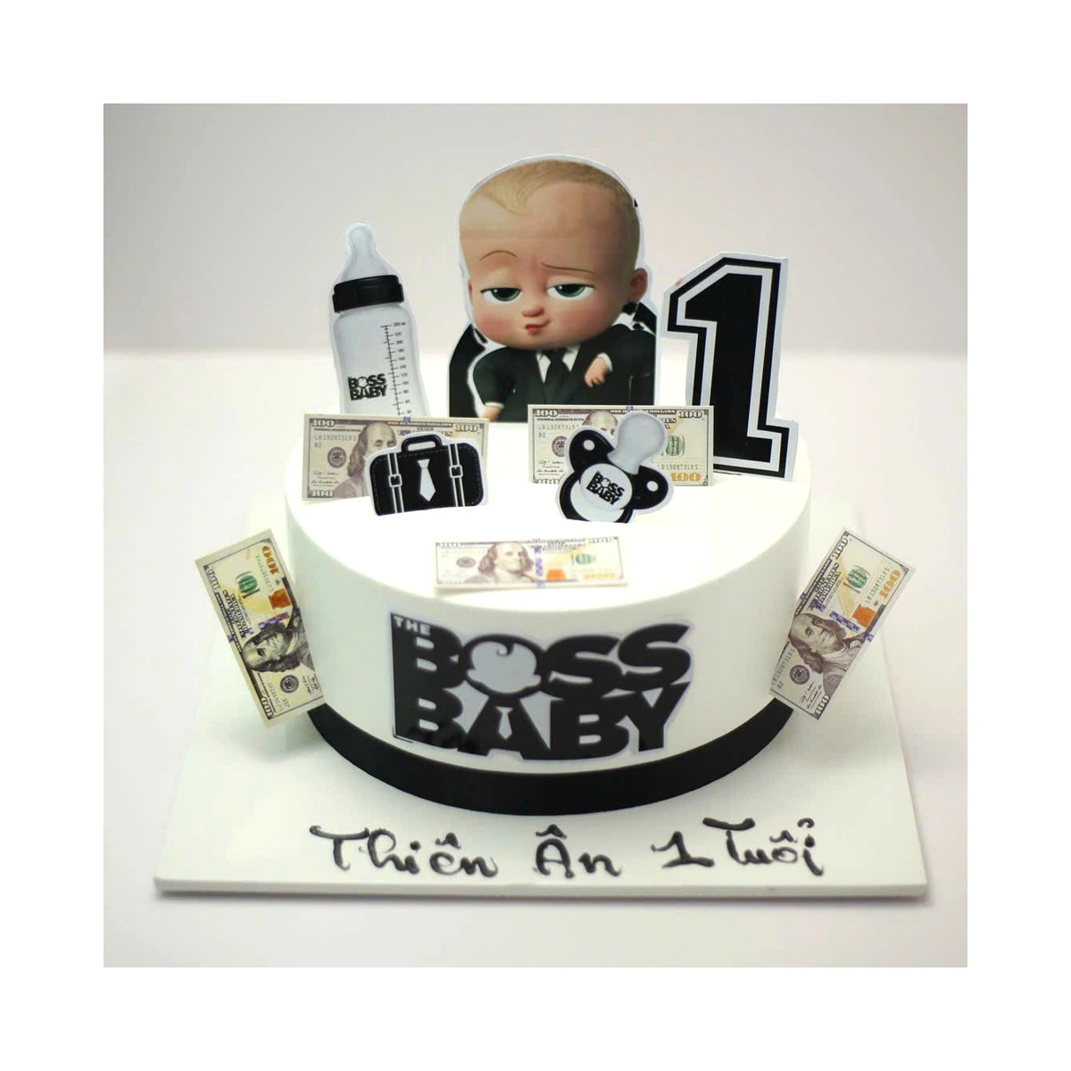 Bánh kem Boss Baby mừng thôi nôi