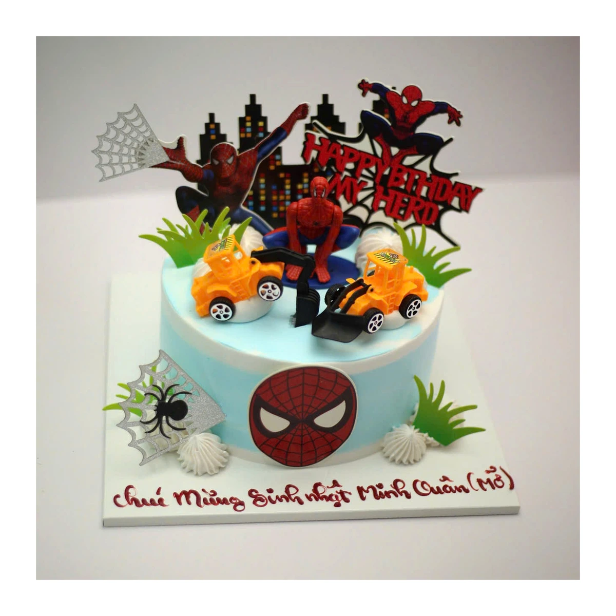 Bánh sinh nhật Spider Man kèm đồ chơi máy xúc