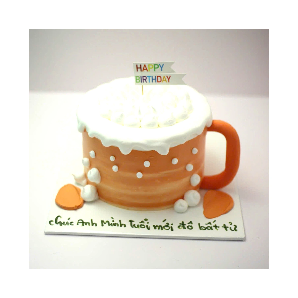 Bánh sinh nhật mô hình ly bia cam