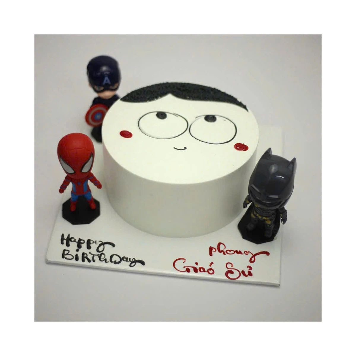 Bánh kem siêu anh hùng Avengers ngộ nghĩnh