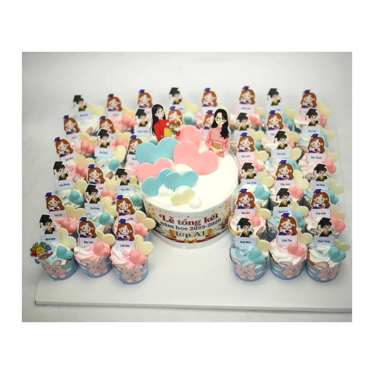 Set bánh cupcake tổng kết lớp học A1