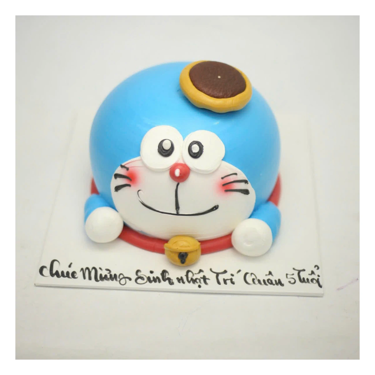Bánh sinh nhật Đô-rê-mon 3D xanh dương