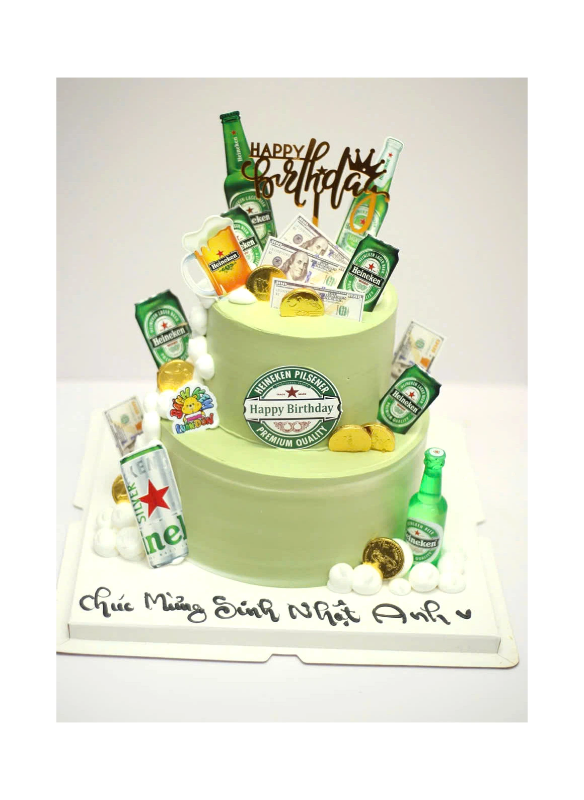 Bánh hai tầng chủ đề Heineken độc đáo