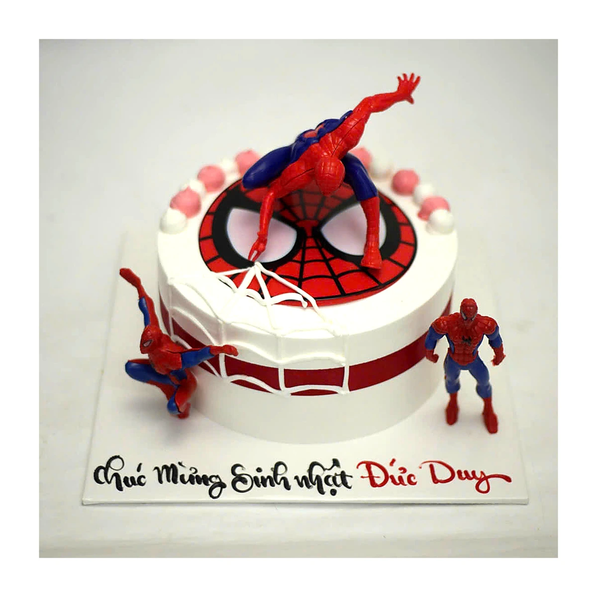Bánh kem siêu anh hùng Spiderman năng động cho bé