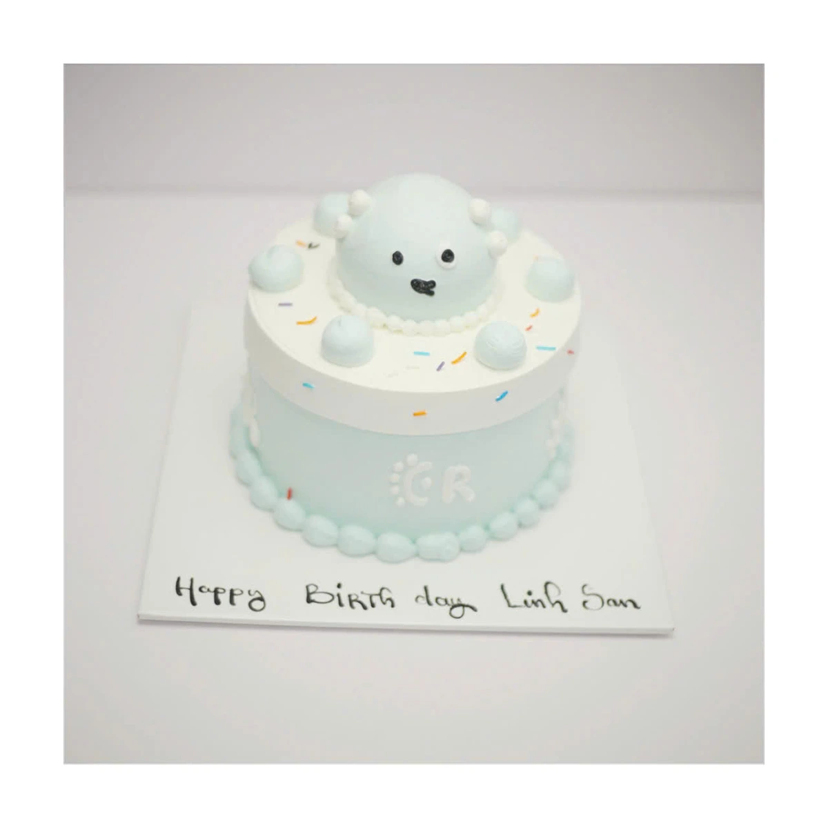 Bánh kem xanh mint hình bé thỏ