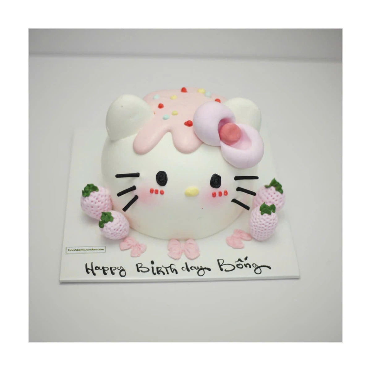 Bánh kem tạo hình mặt Hello Kitty