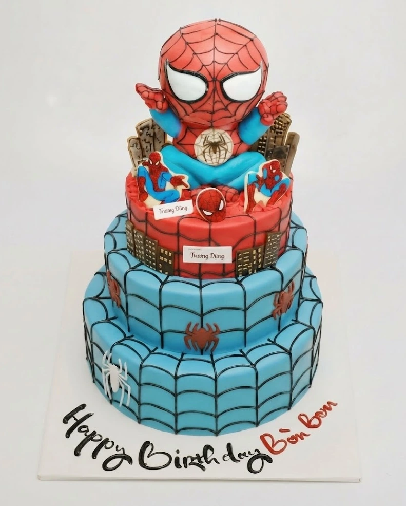 Bánh kem Spider-Man 3D ba tầng lớn