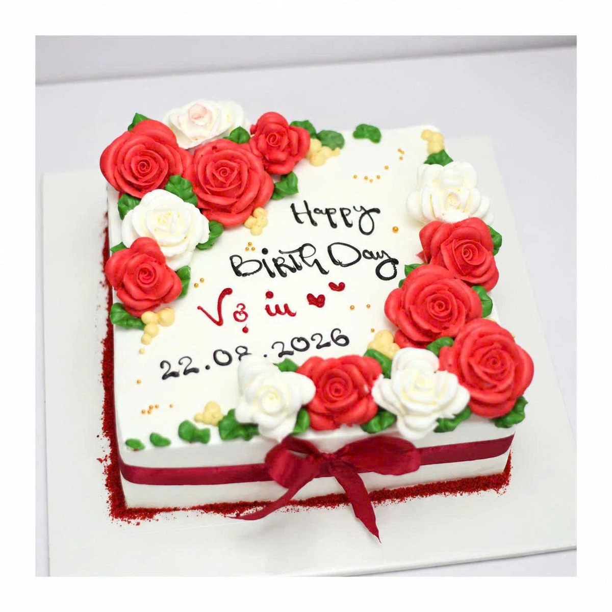 Bánh sinh nhật vuông hoa hồng đỏ vắt