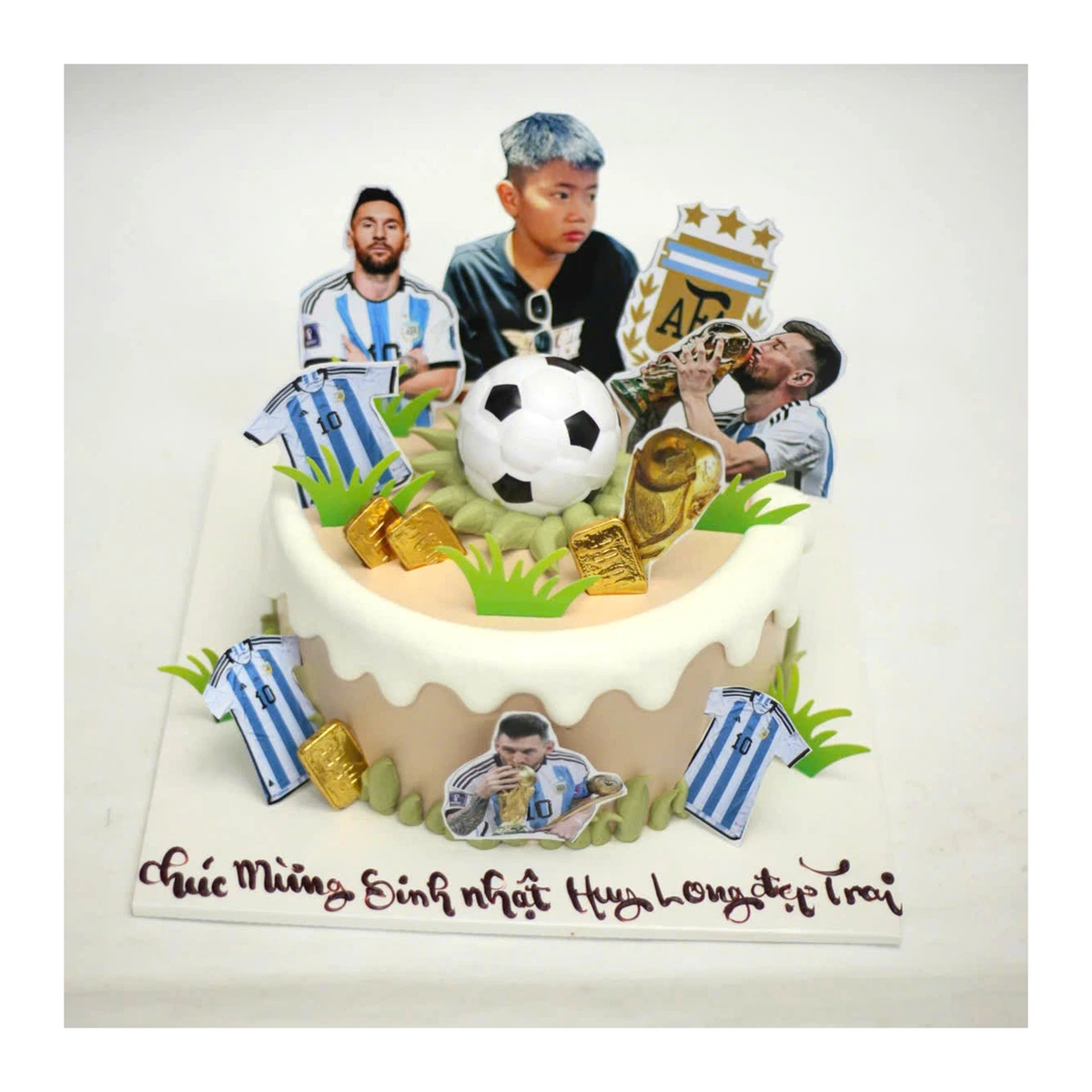 Bánh kem bóng đá Messi Argentina cho bé